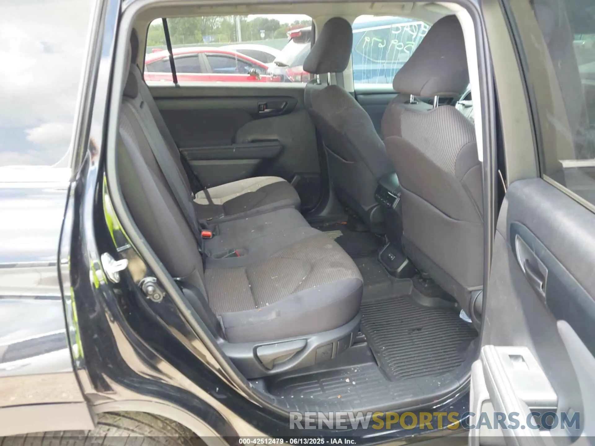 8 Photograph of a damaged car 5TDKDRAH2PS509679 TOYOTA HIGHLANDER 2023