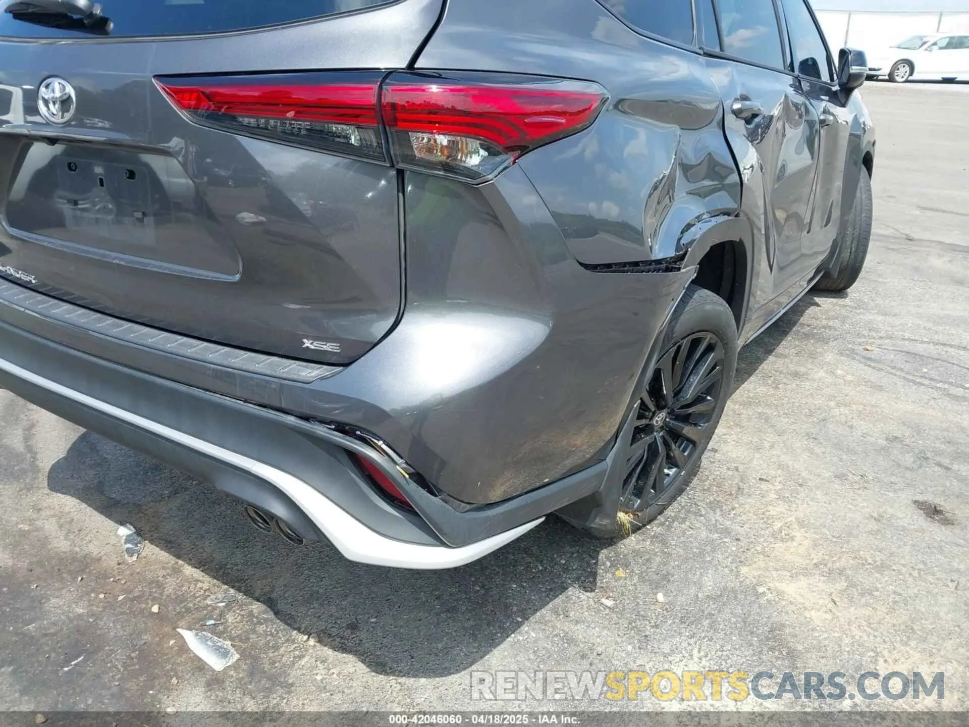 15 Photograph of a damaged car 5TDKDRAH2PS516471 TOYOTA HIGHLANDER 2023