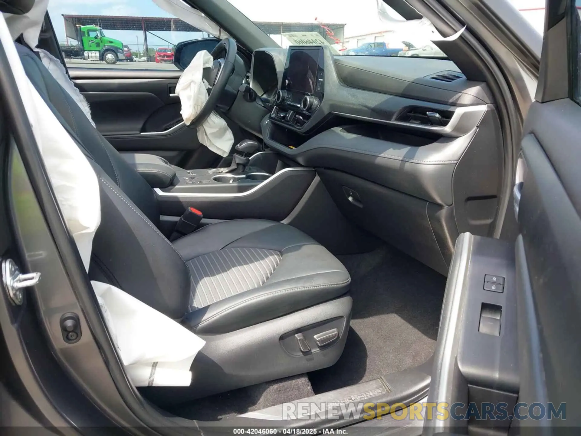 5 Photograph of a damaged car 5TDKDRAH2PS516471 TOYOTA HIGHLANDER 2023