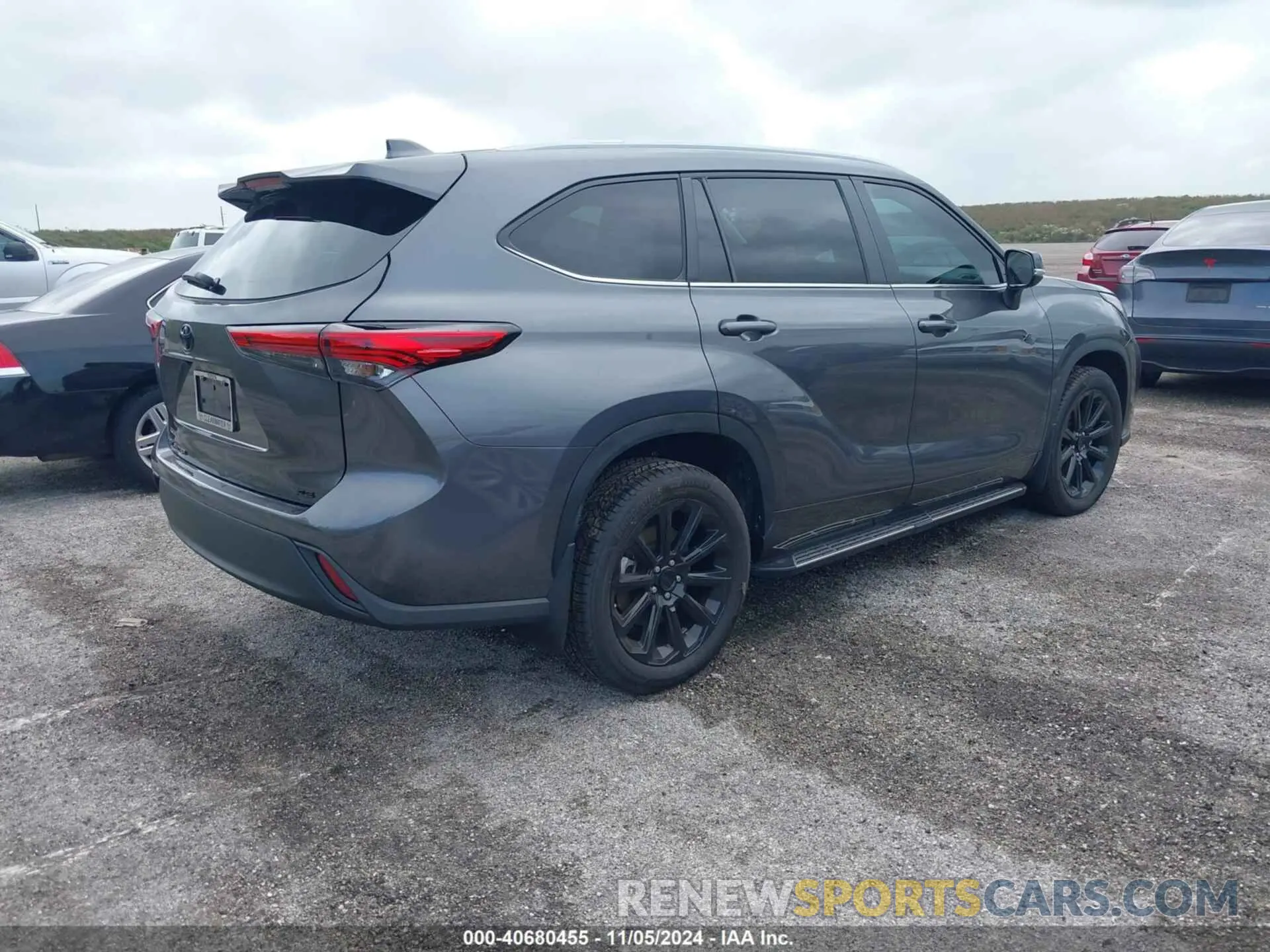 4 Photograph of a damaged car 5TDKDRAH2PS519435 TOYOTA HIGHLANDER 2023