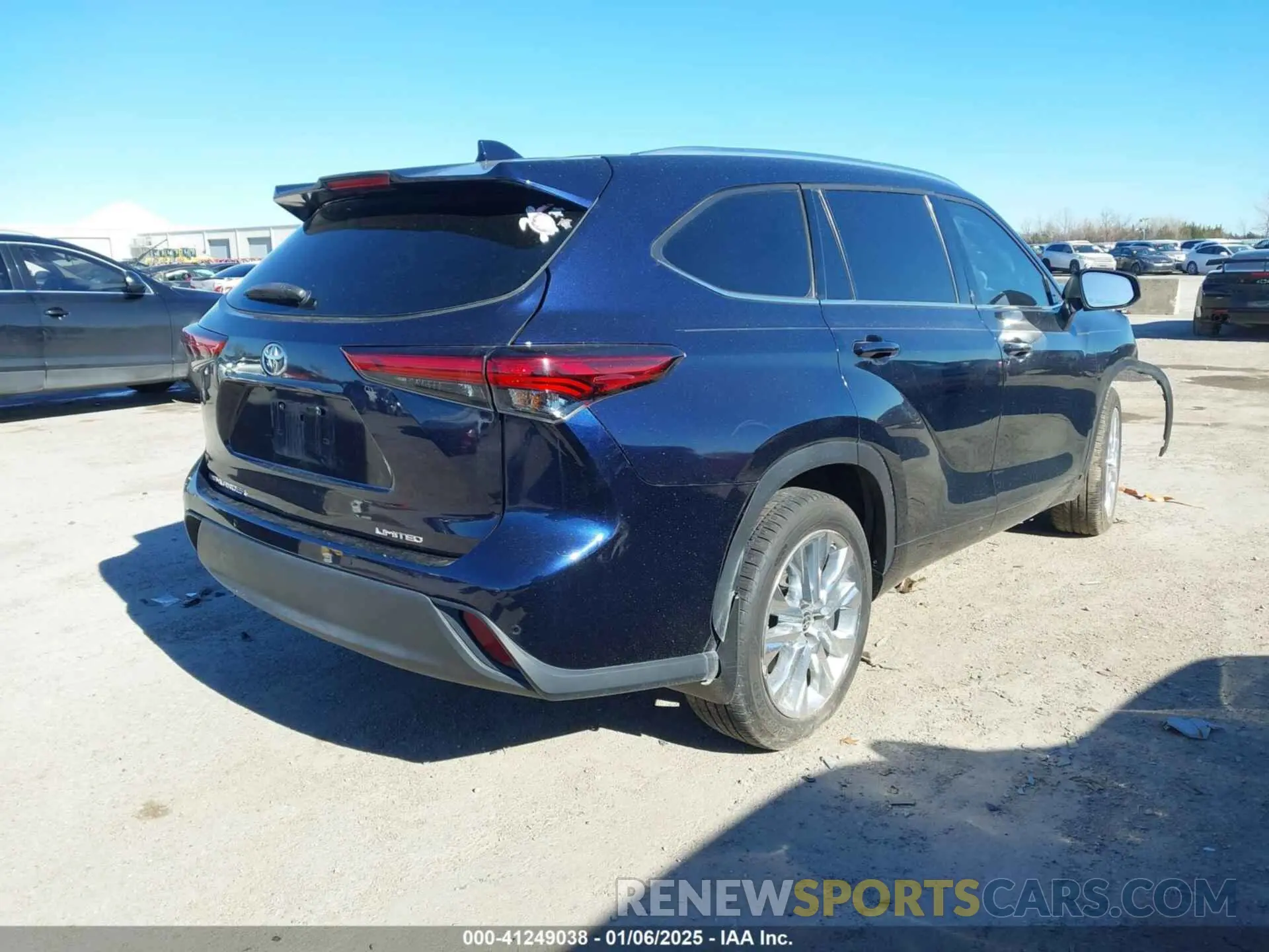 4 Photograph of a damaged car 5TDKDRAH3PS006839 TOYOTA HIGHLANDER 2023