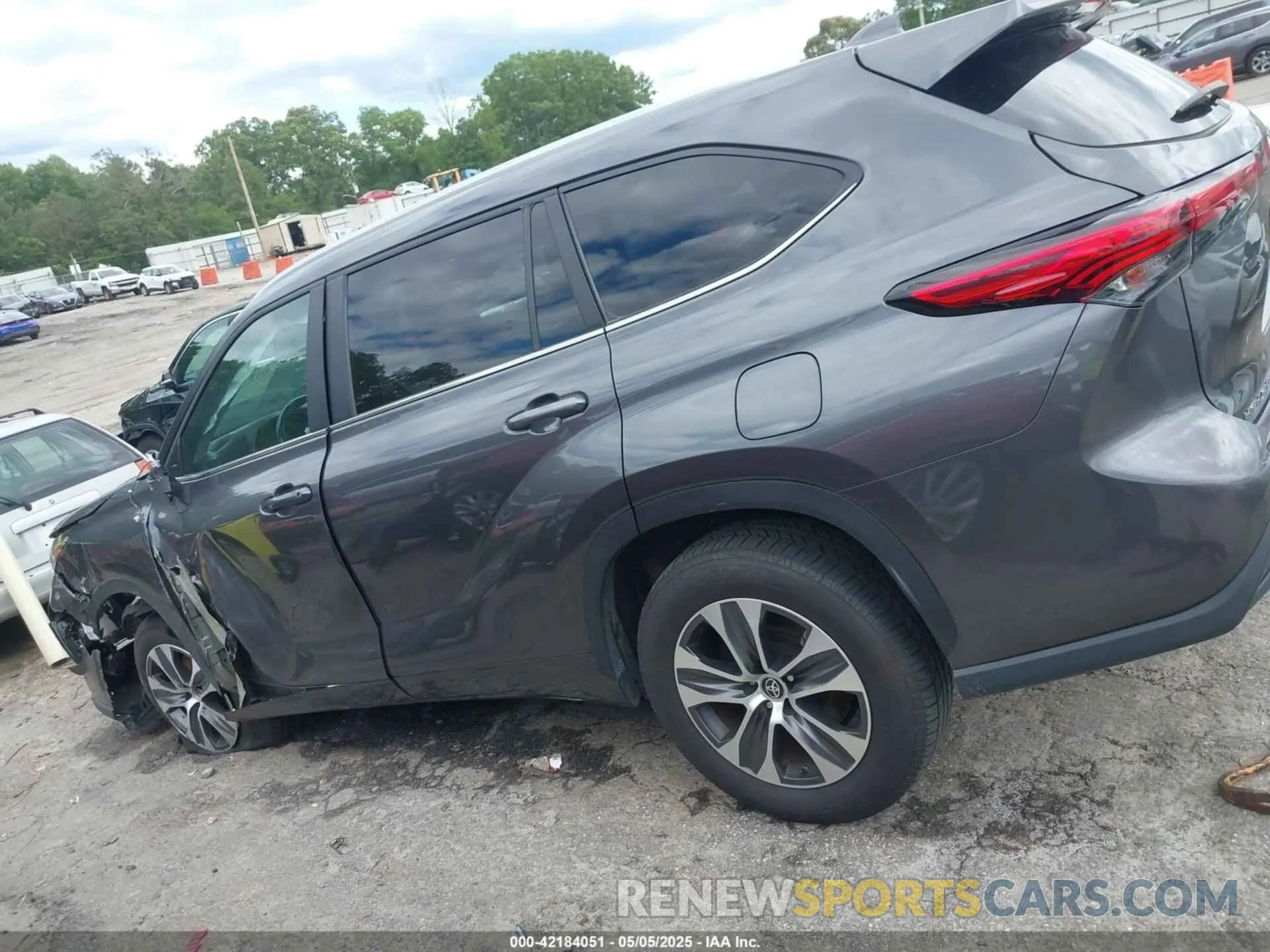 14 Photograph of a damaged car 5TDKDRAH3PS013161 TOYOTA HIGHLANDER 2023