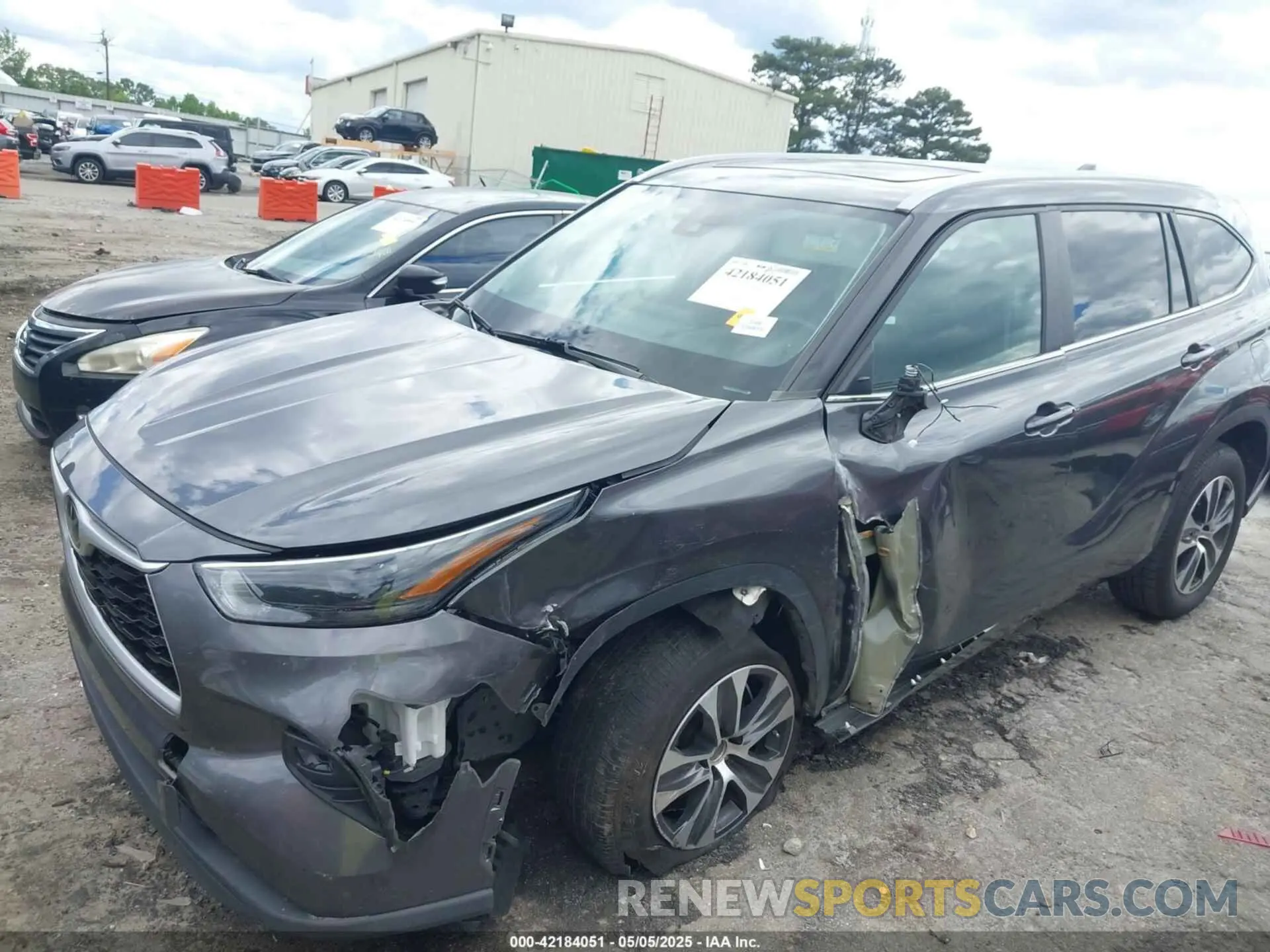 2 Photograph of a damaged car 5TDKDRAH3PS013161 TOYOTA HIGHLANDER 2023