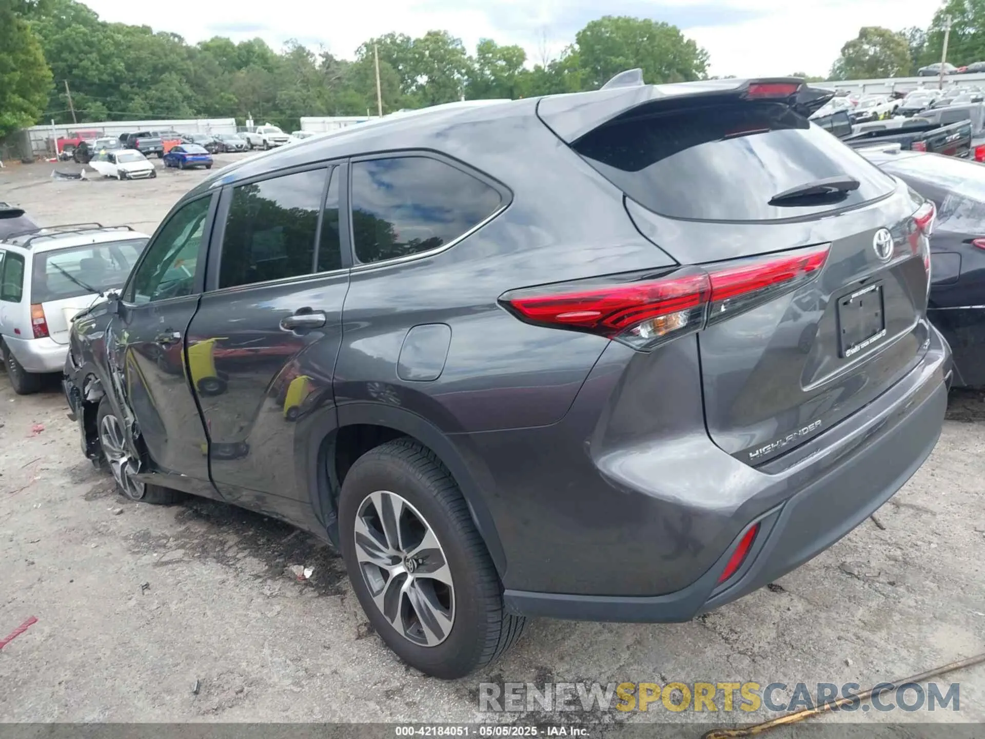 3 Photograph of a damaged car 5TDKDRAH3PS013161 TOYOTA HIGHLANDER 2023