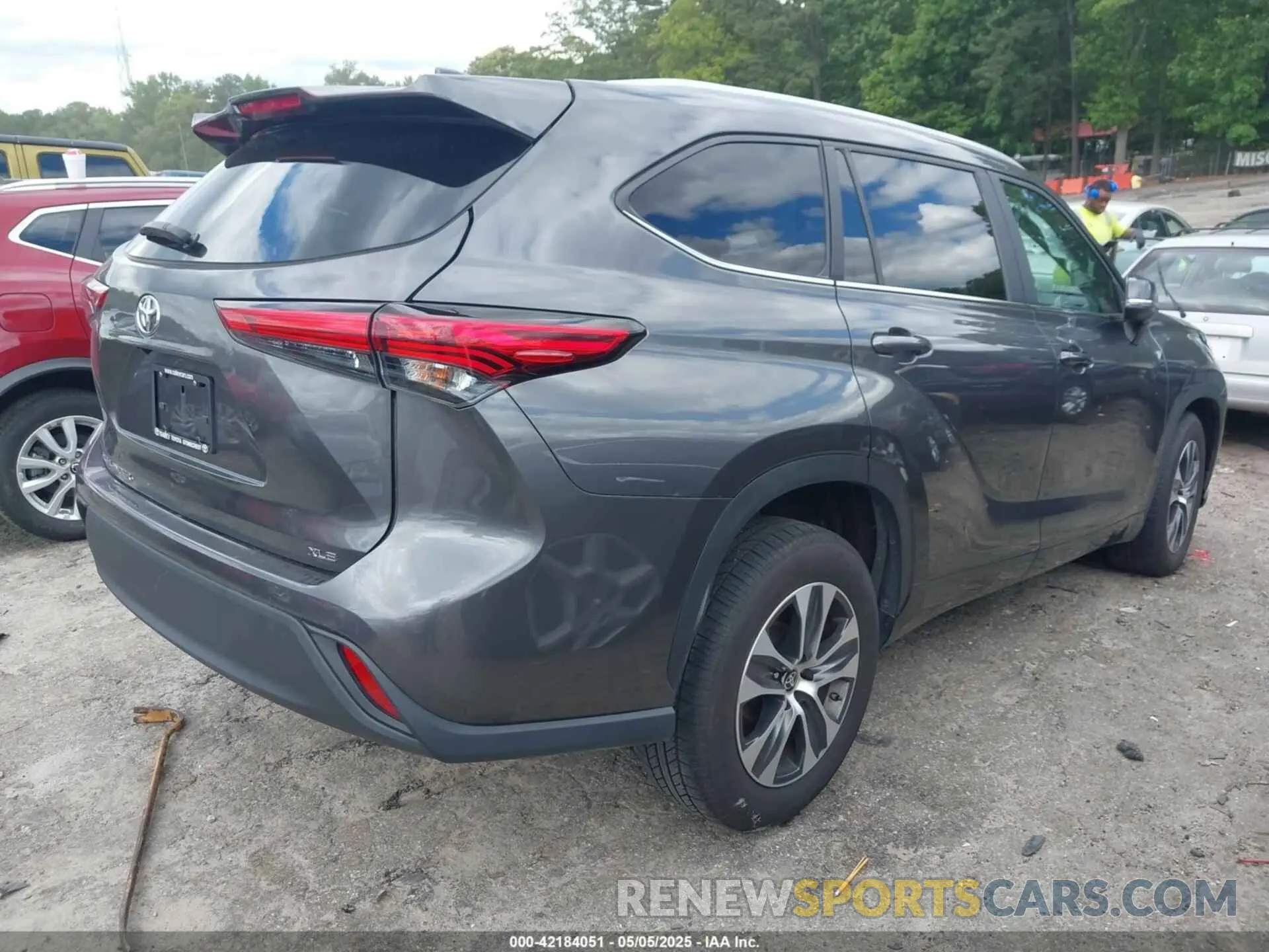4 Photograph of a damaged car 5TDKDRAH3PS013161 TOYOTA HIGHLANDER 2023