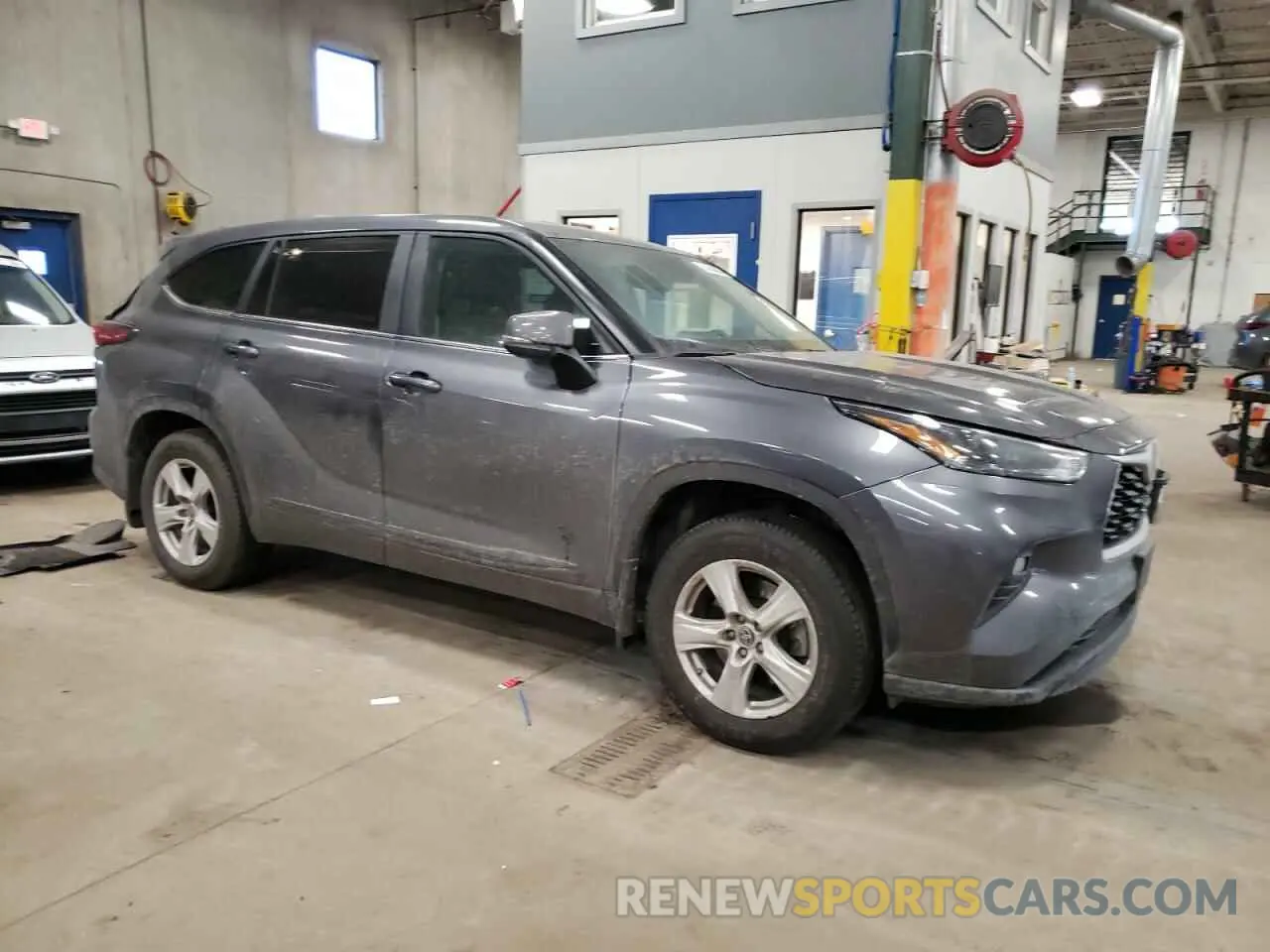 4 Photograph of a damaged car 5TDKDRAH3PS016741 TOYOTA HIGHLANDER 2023