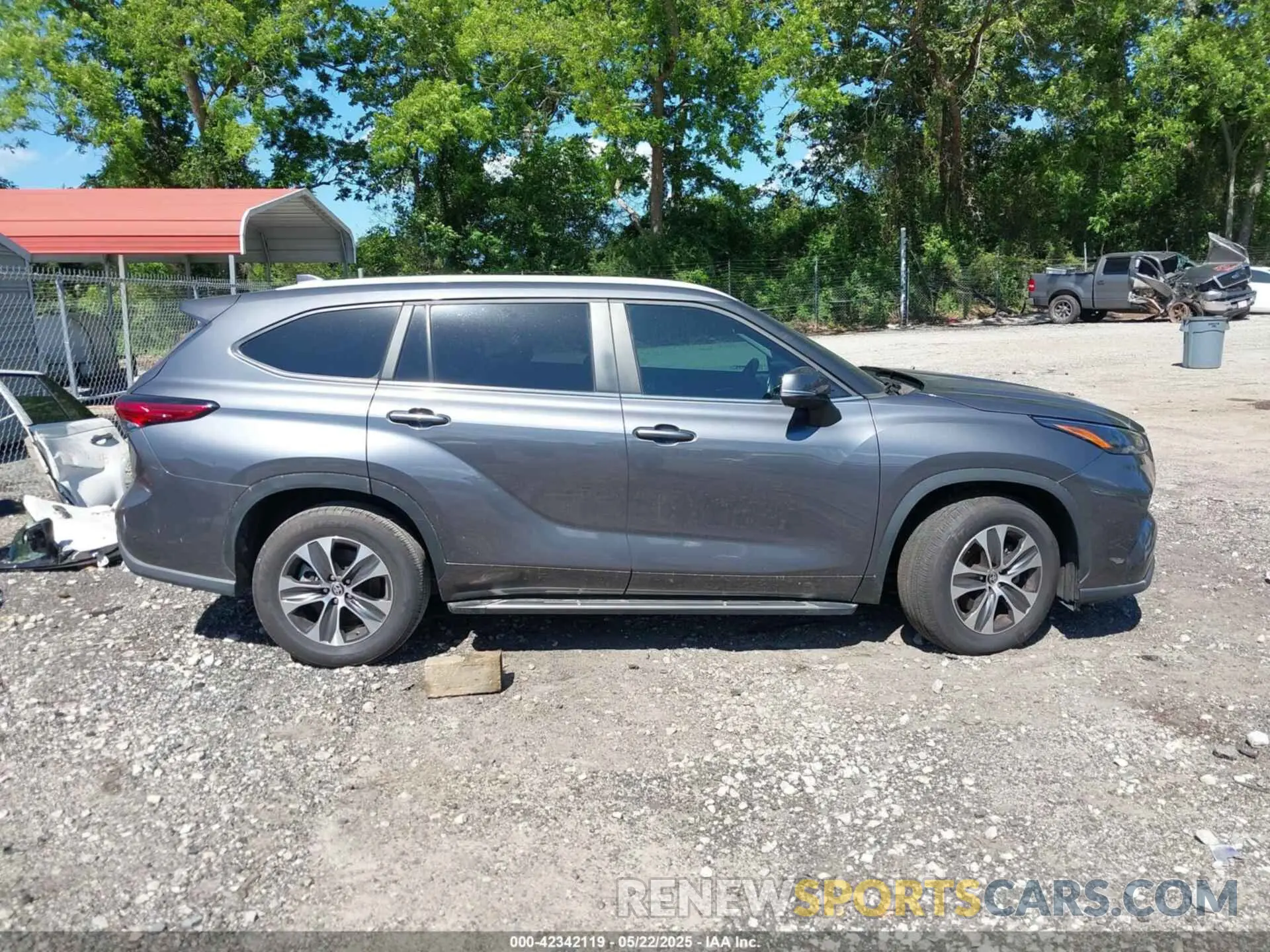 13 Photograph of a damaged car 5TDKDRAH3PS022619 TOYOTA HIGHLANDER 2023