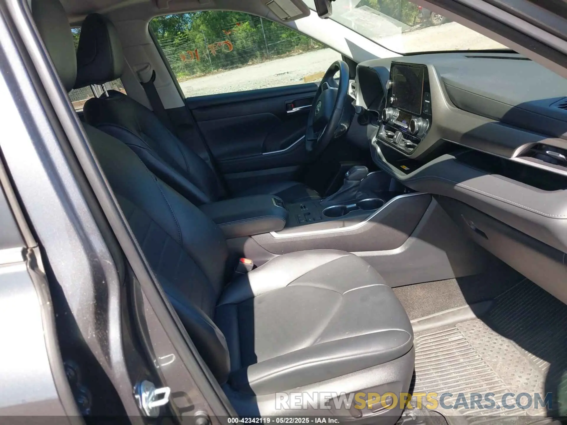 5 Photograph of a damaged car 5TDKDRAH3PS022619 TOYOTA HIGHLANDER 2023