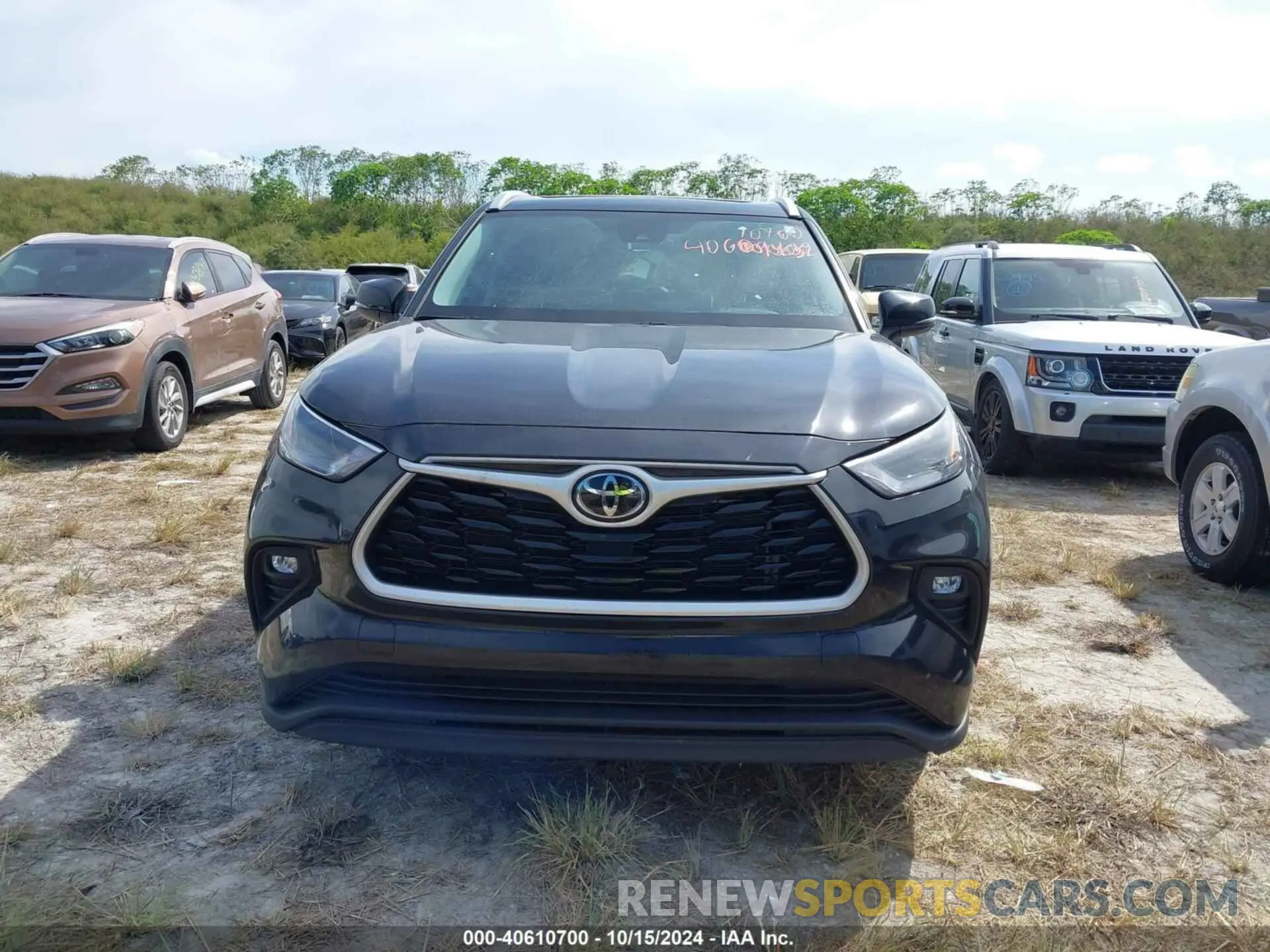 11 Photograph of a damaged car 5TDKDRAH3PS037119 TOYOTA HIGHLANDER 2023