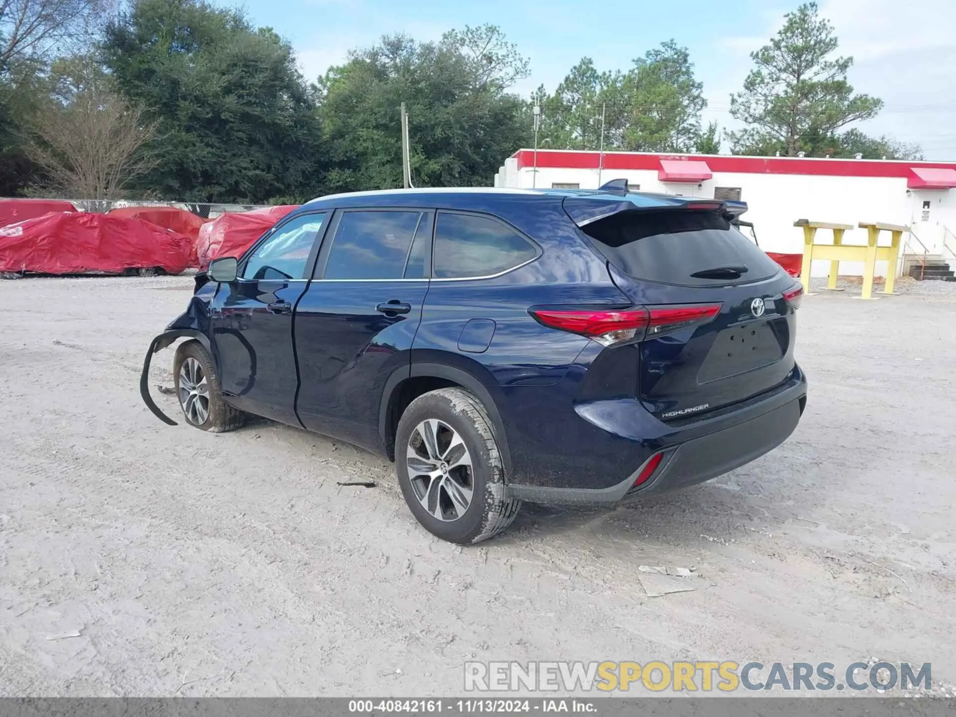 3 Photograph of a damaged car 5TDKDRAH3PS038531 TOYOTA HIGHLANDER 2023