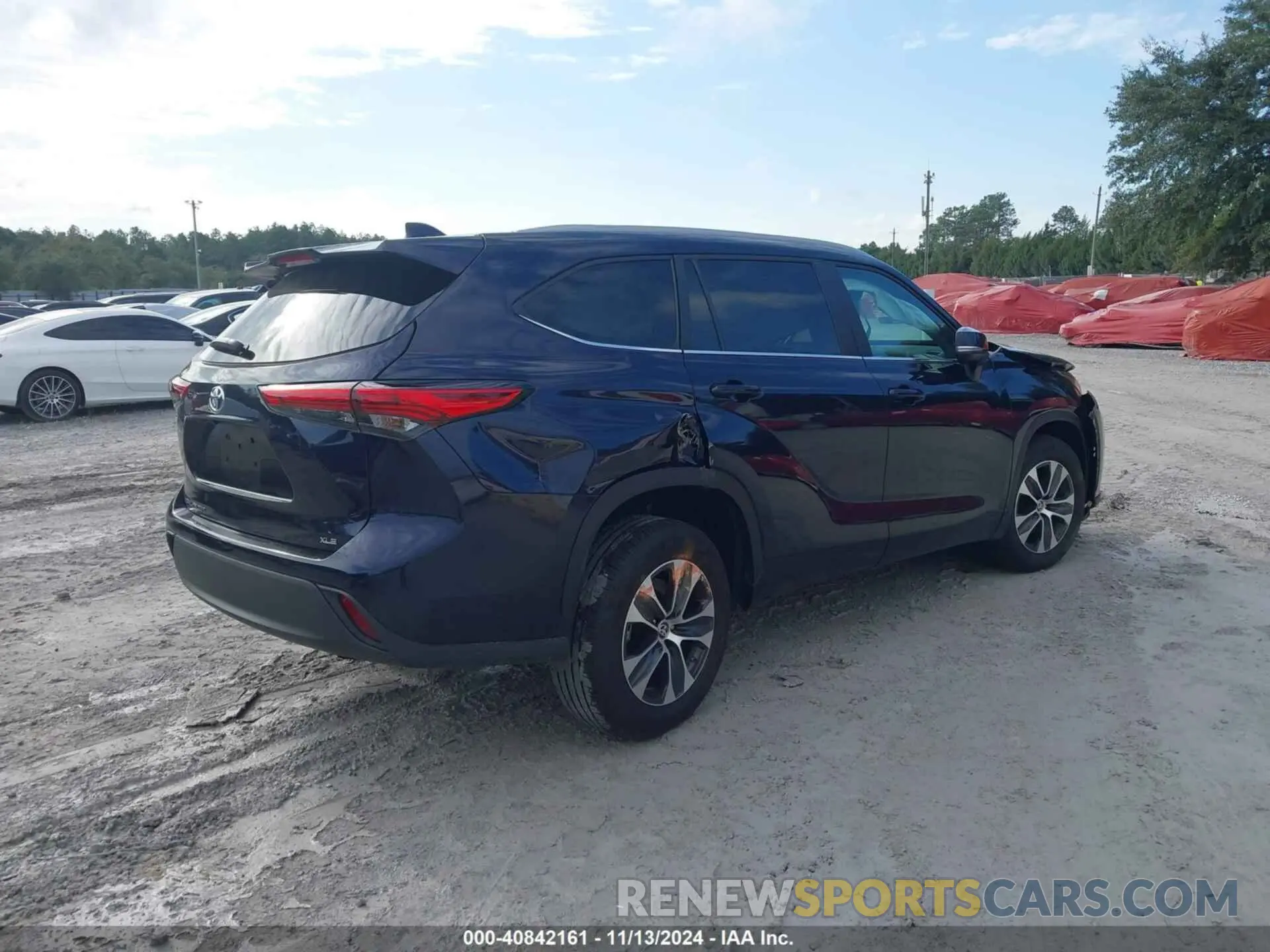 4 Photograph of a damaged car 5TDKDRAH3PS038531 TOYOTA HIGHLANDER 2023