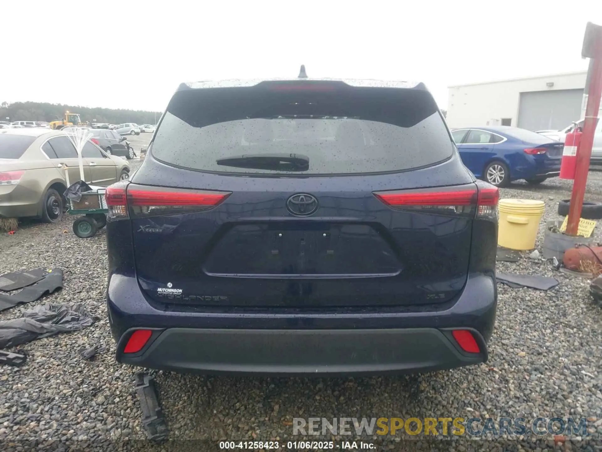 17 Photograph of a damaged car 5TDKDRAH3PS043096 TOYOTA HIGHLANDER 2023