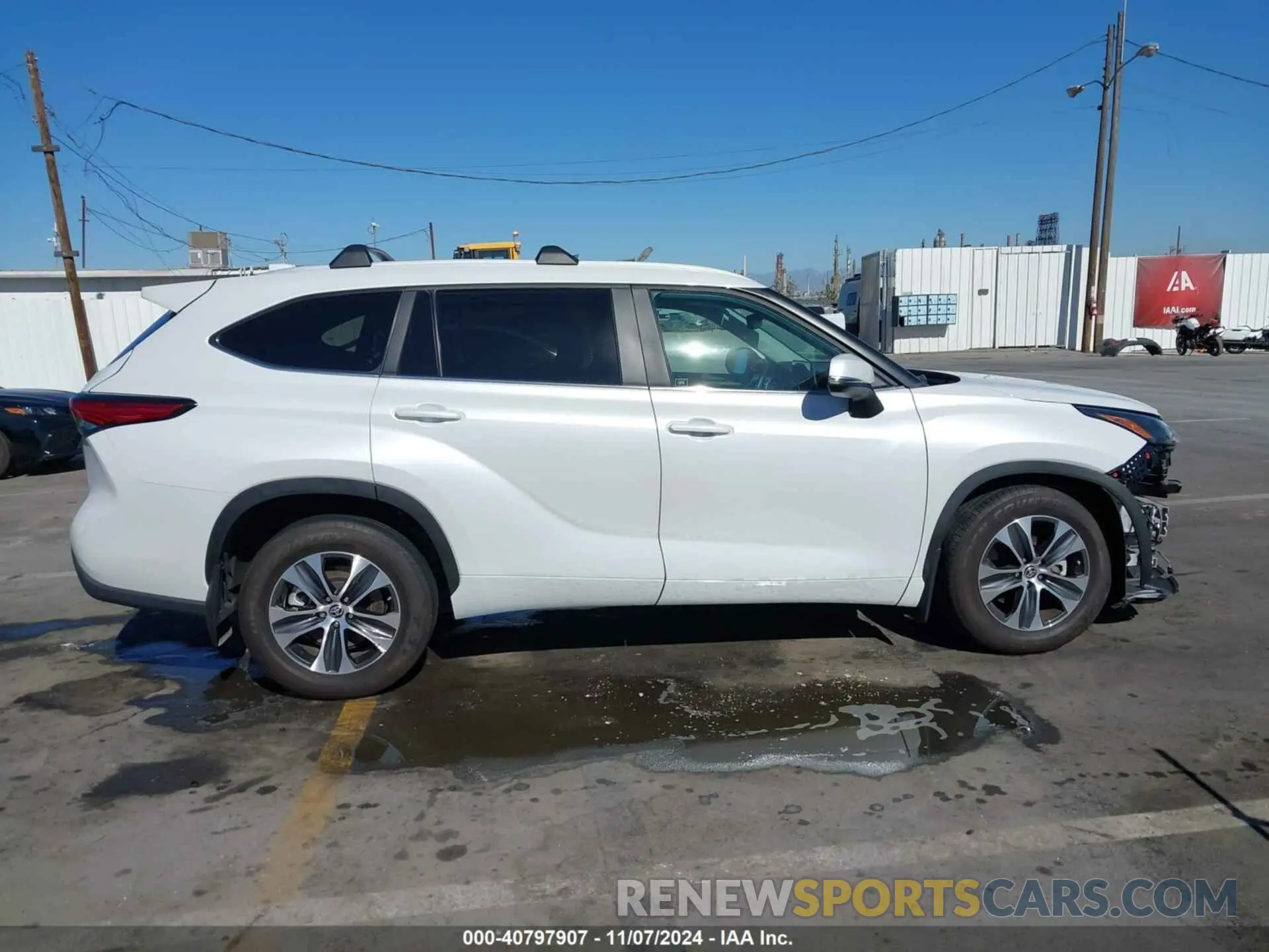 14 Photograph of a damaged car 5TDKDRAH3PS520271 TOYOTA HIGHLANDER 2023