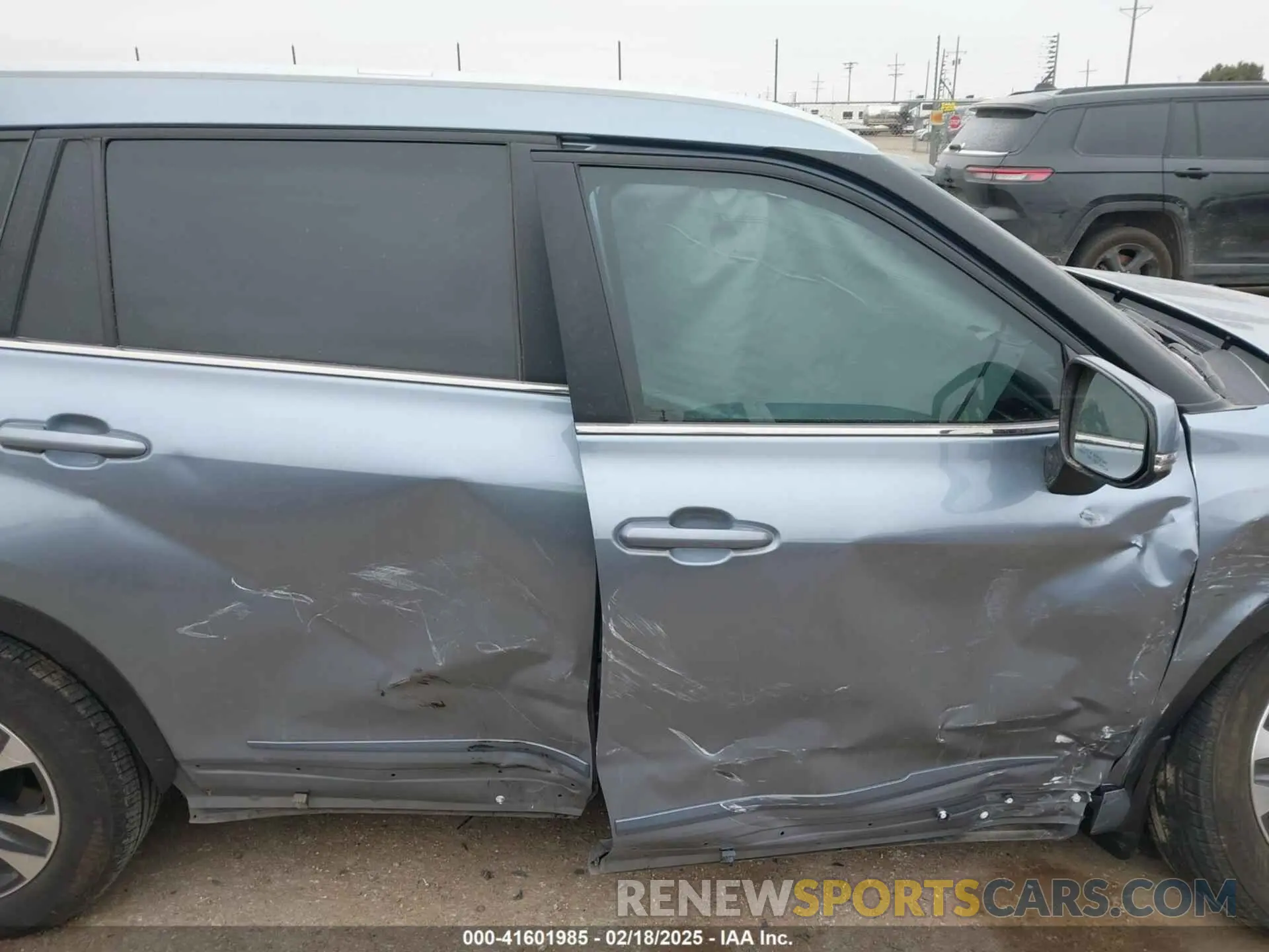 13 Photograph of a damaged car 5TDKDRAH4PS007529 TOYOTA HIGHLANDER 2023