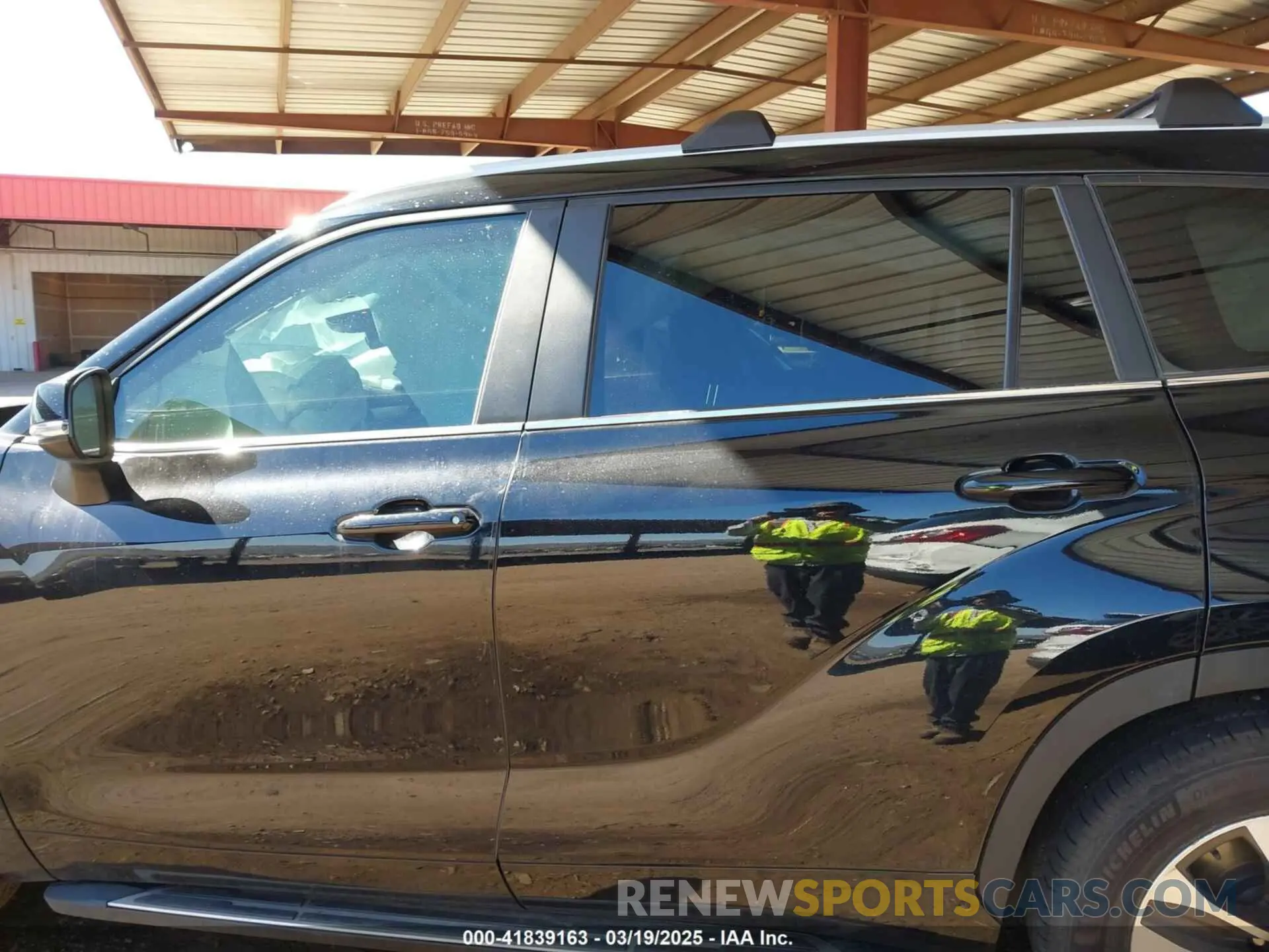 14 Photograph of a damaged car 5TDKDRAH4PS008342 TOYOTA HIGHLANDER 2023