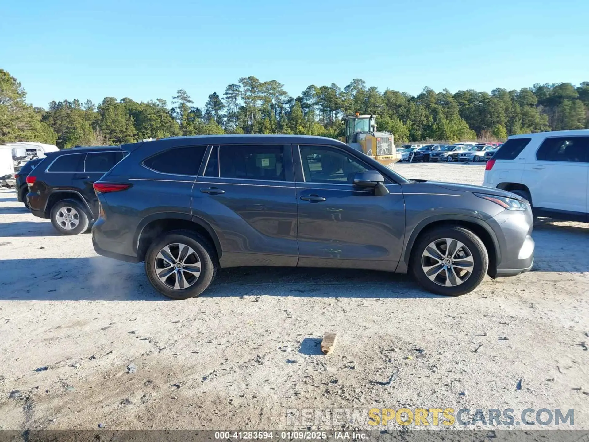 13 Photograph of a damaged car 5TDKDRAH4PS017218 TOYOTA HIGHLANDER 2023