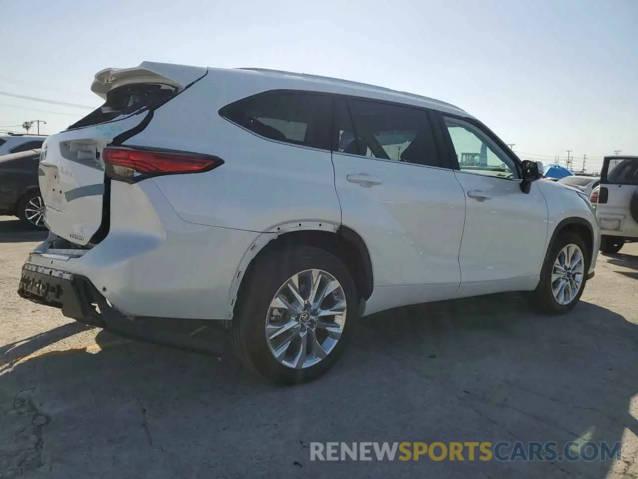 3 Photograph of a damaged car 5TDKDRAH4PS024217 TOYOTA HIGHLANDER 2023
