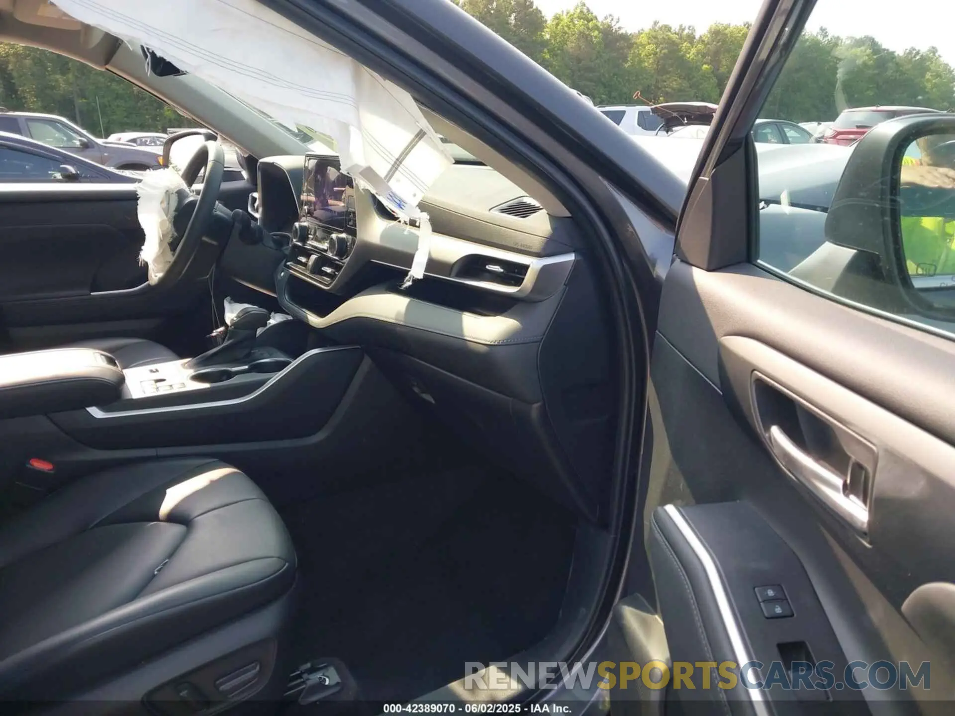 5 Photograph of a damaged car 5TDKDRAH4PS028364 TOYOTA HIGHLANDER 2023