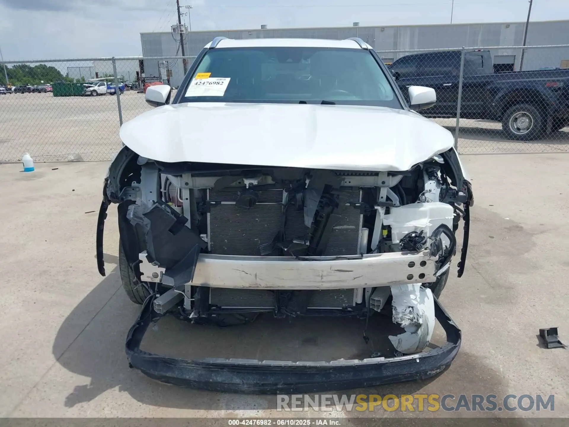 13 Photograph of a damaged car 5TDKDRAH4PS032141 TOYOTA HIGHLANDER 2023