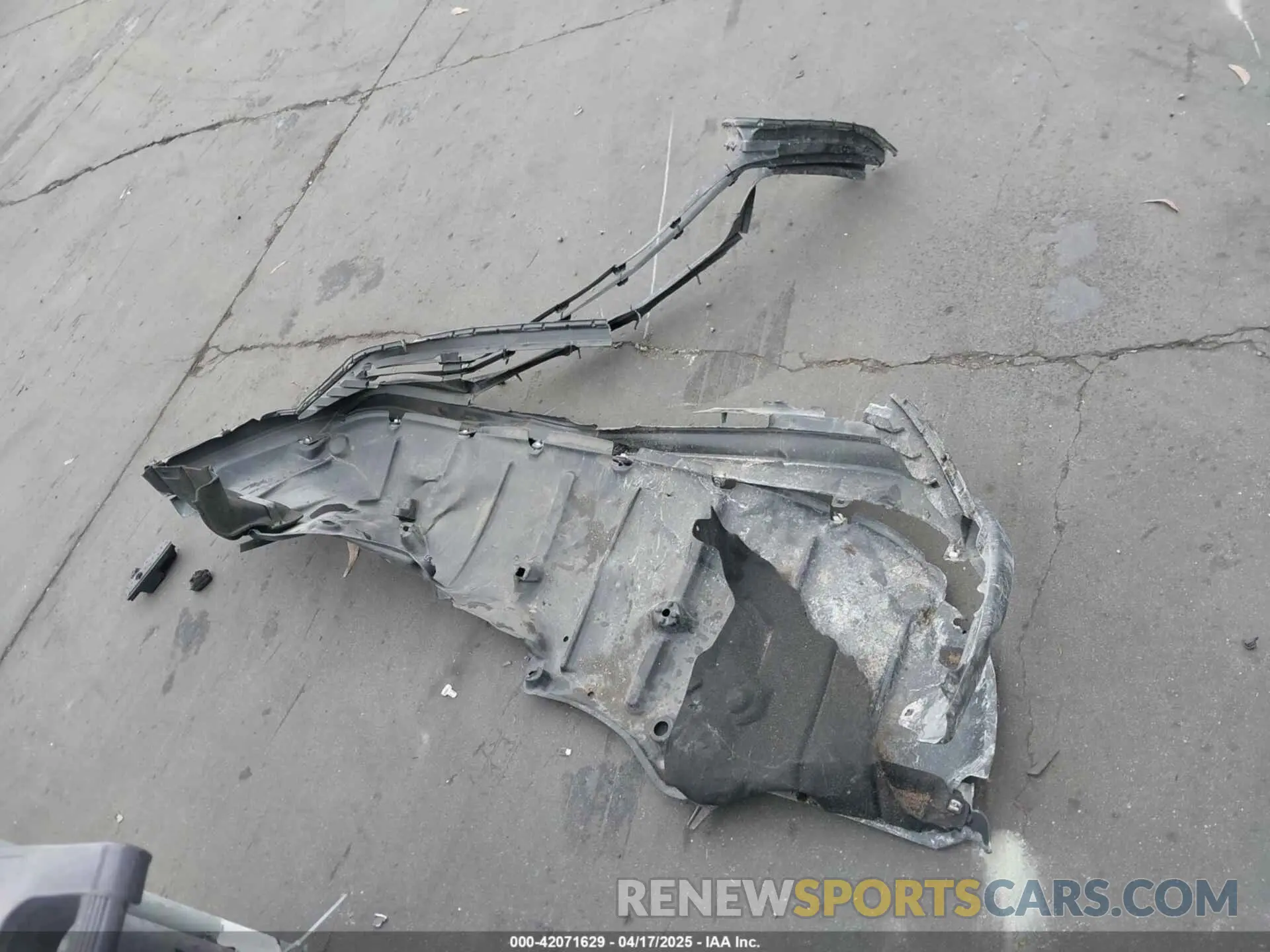 18 Photograph of a damaged car 5TDKDRAH5PS012464 TOYOTA HIGHLANDER 2023