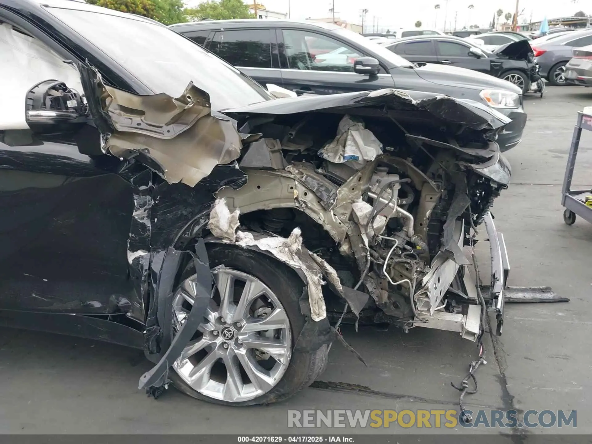 21 Photograph of a damaged car 5TDKDRAH5PS012464 TOYOTA HIGHLANDER 2023