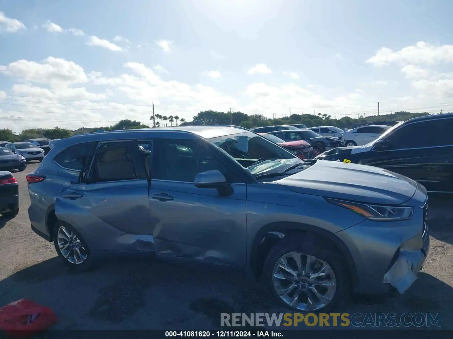 12 Photograph of a damaged car 5TDKDRAH5PS014778 TOYOTA HIGHLANDER 2023