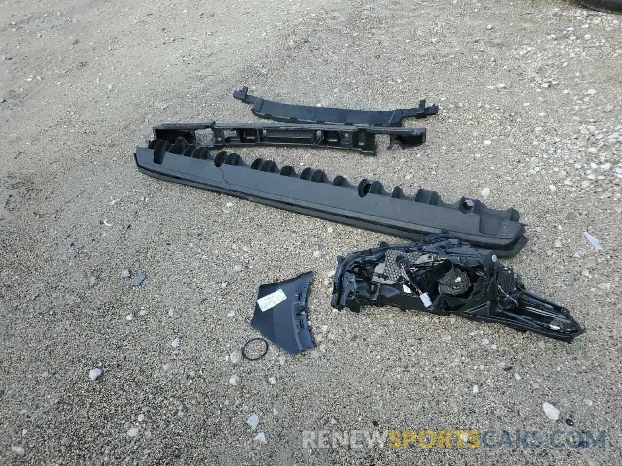 13 Photograph of a damaged car 5TDKDRAH5PS016031 TOYOTA HIGHLANDER 2023
