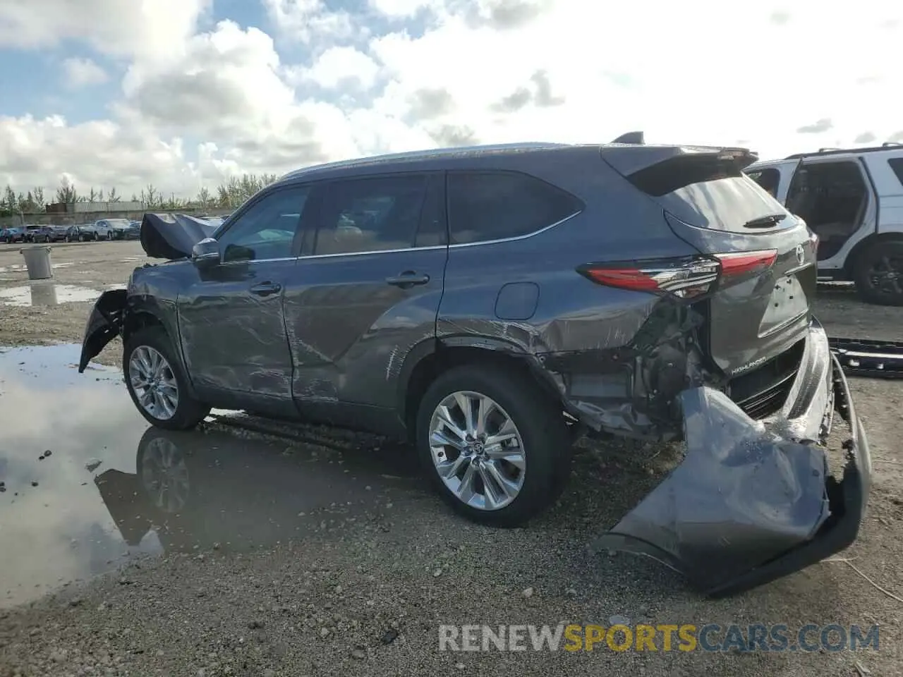 2 Photograph of a damaged car 5TDKDRAH5PS016031 TOYOTA HIGHLANDER 2023