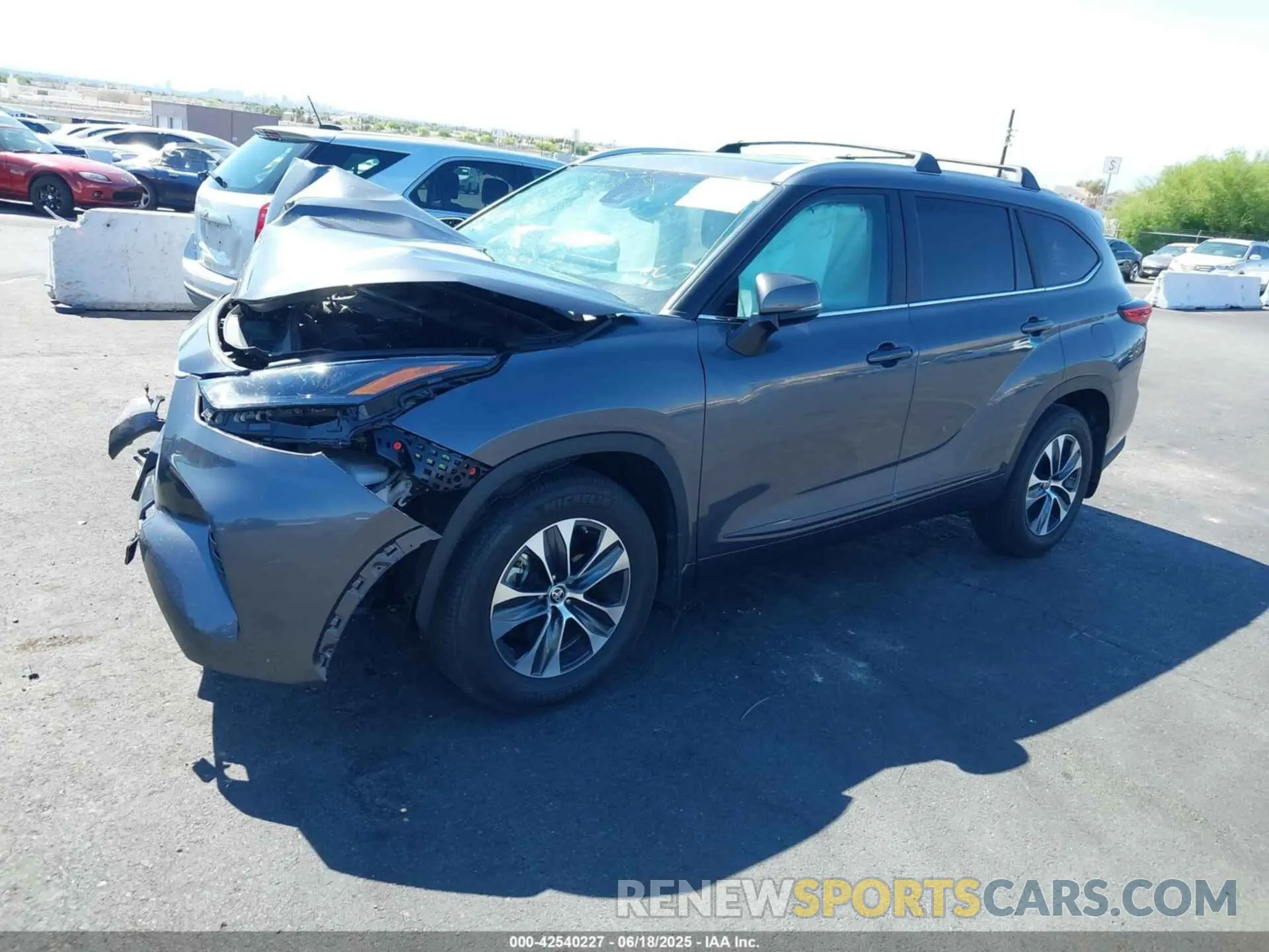2 Photograph of a damaged car 5TDKDRAH5PS028891 TOYOTA HIGHLANDER 2023