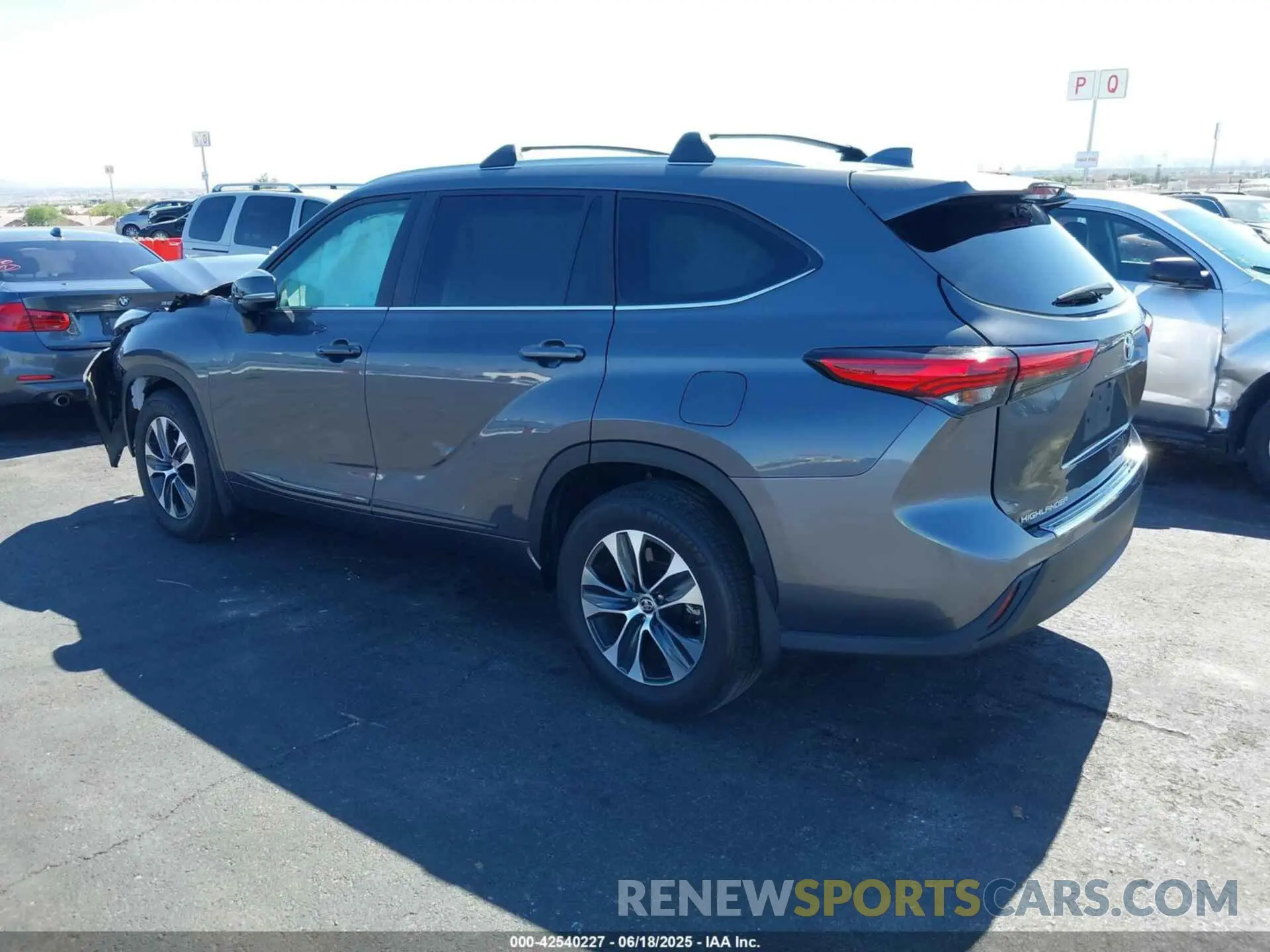 3 Photograph of a damaged car 5TDKDRAH5PS028891 TOYOTA HIGHLANDER 2023
