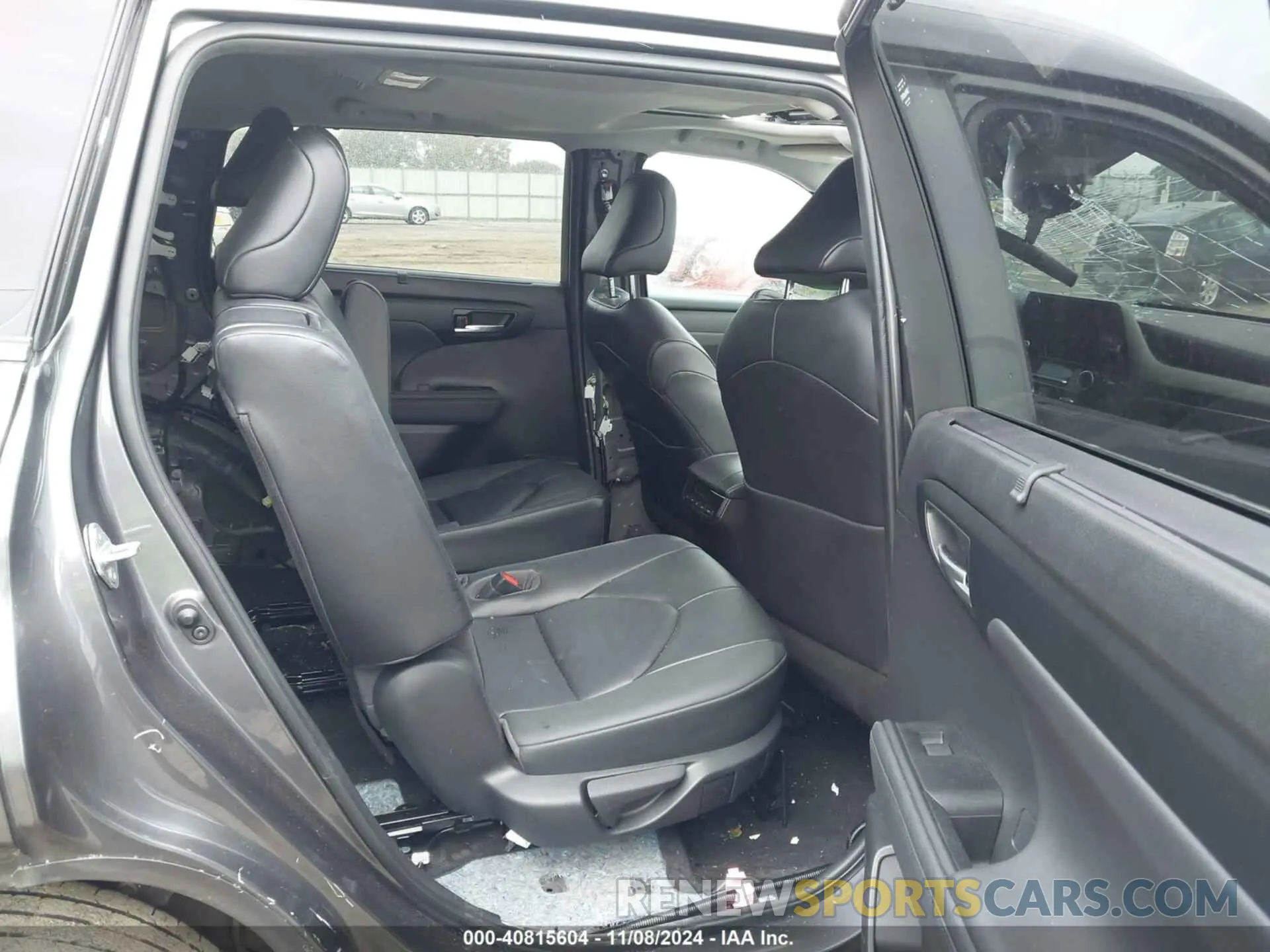 8 Photograph of a damaged car 5TDKDRAH5PS032214 TOYOTA HIGHLANDER 2023
