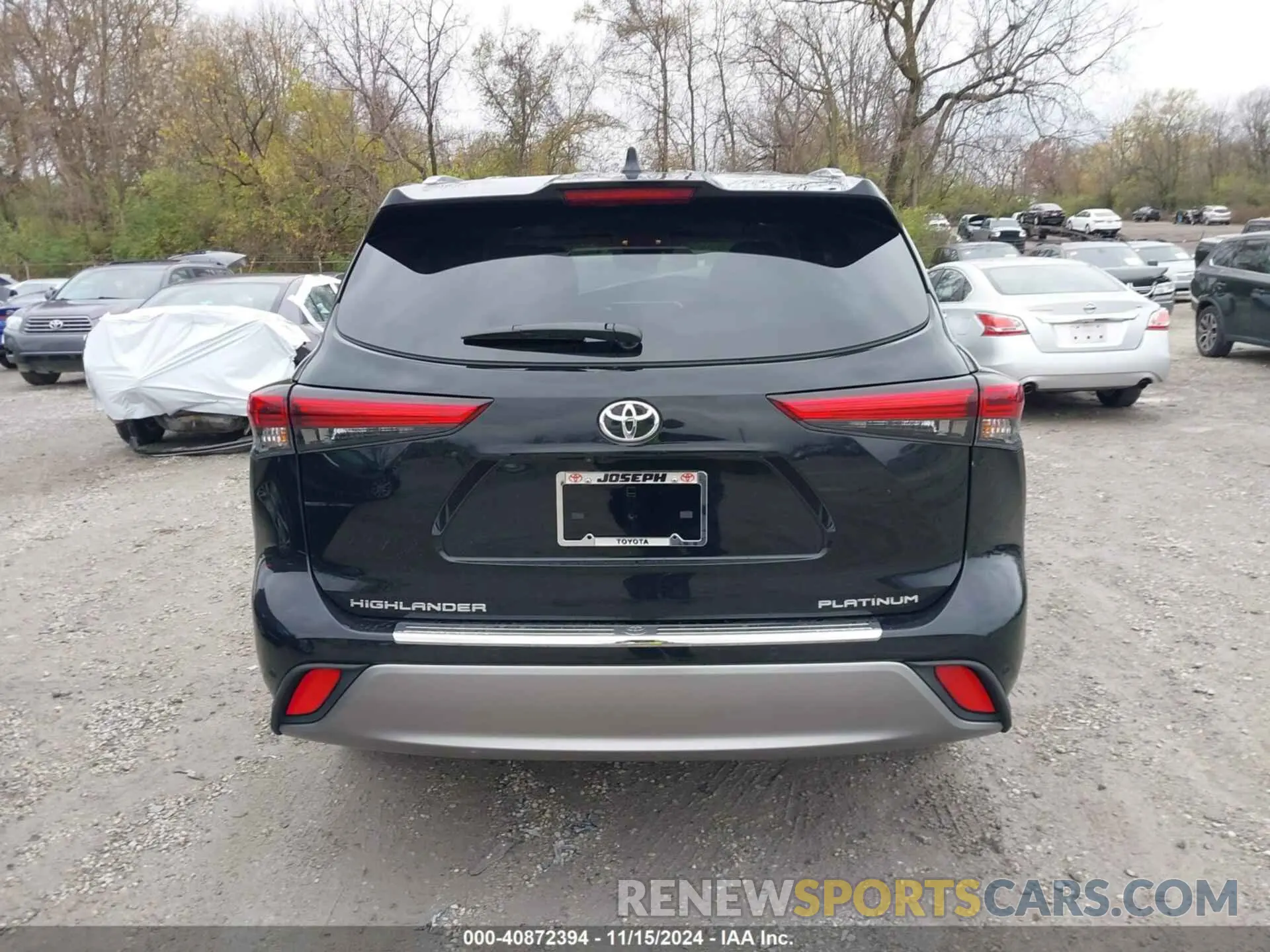 17 Photograph of a damaged car 5TDKDRAH5PS041799 TOYOTA HIGHLANDER 2023