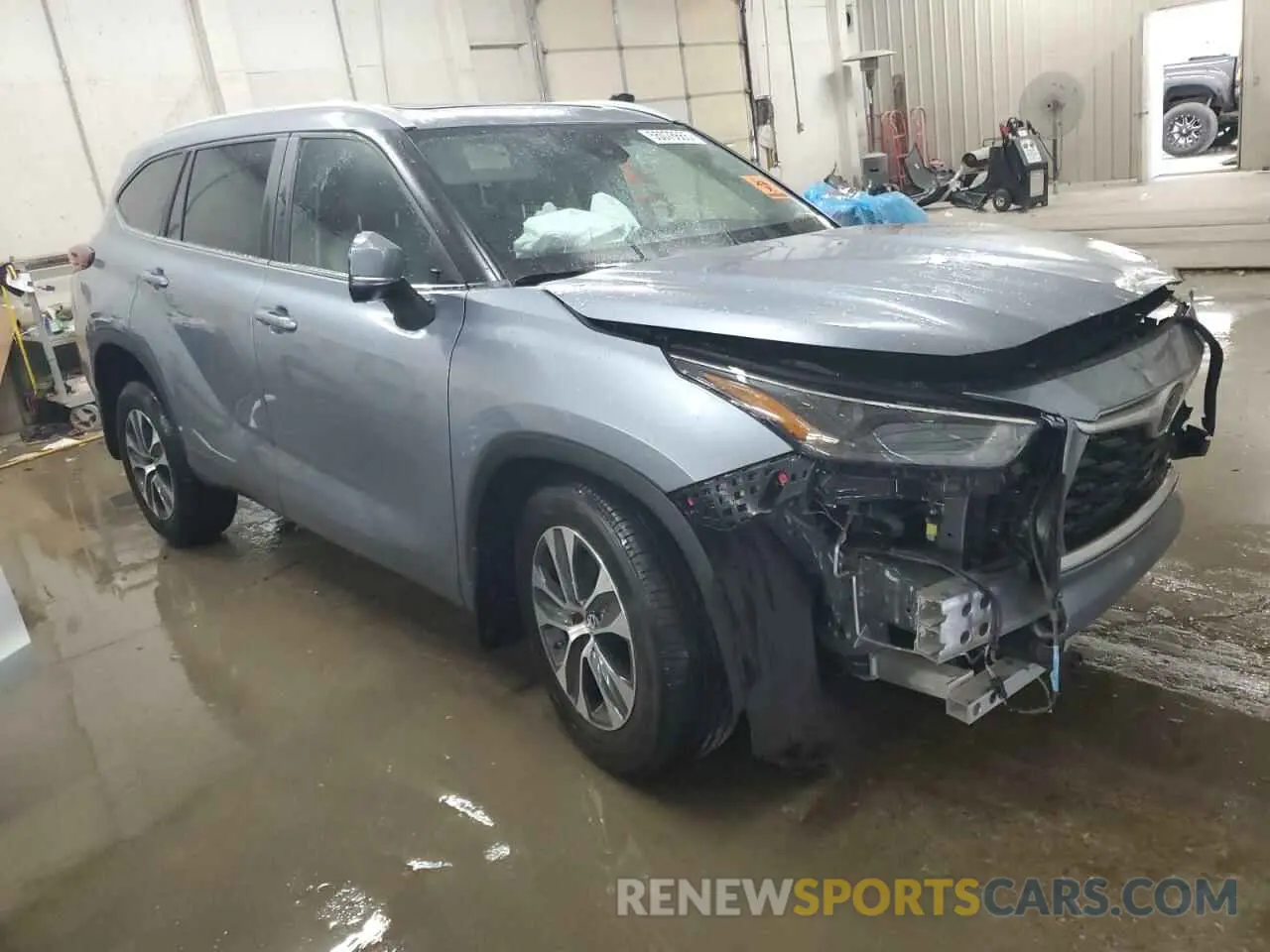 4 Photograph of a damaged car 5TDKDRAH6PS001750 TOYOTA HIGHLANDER 2023