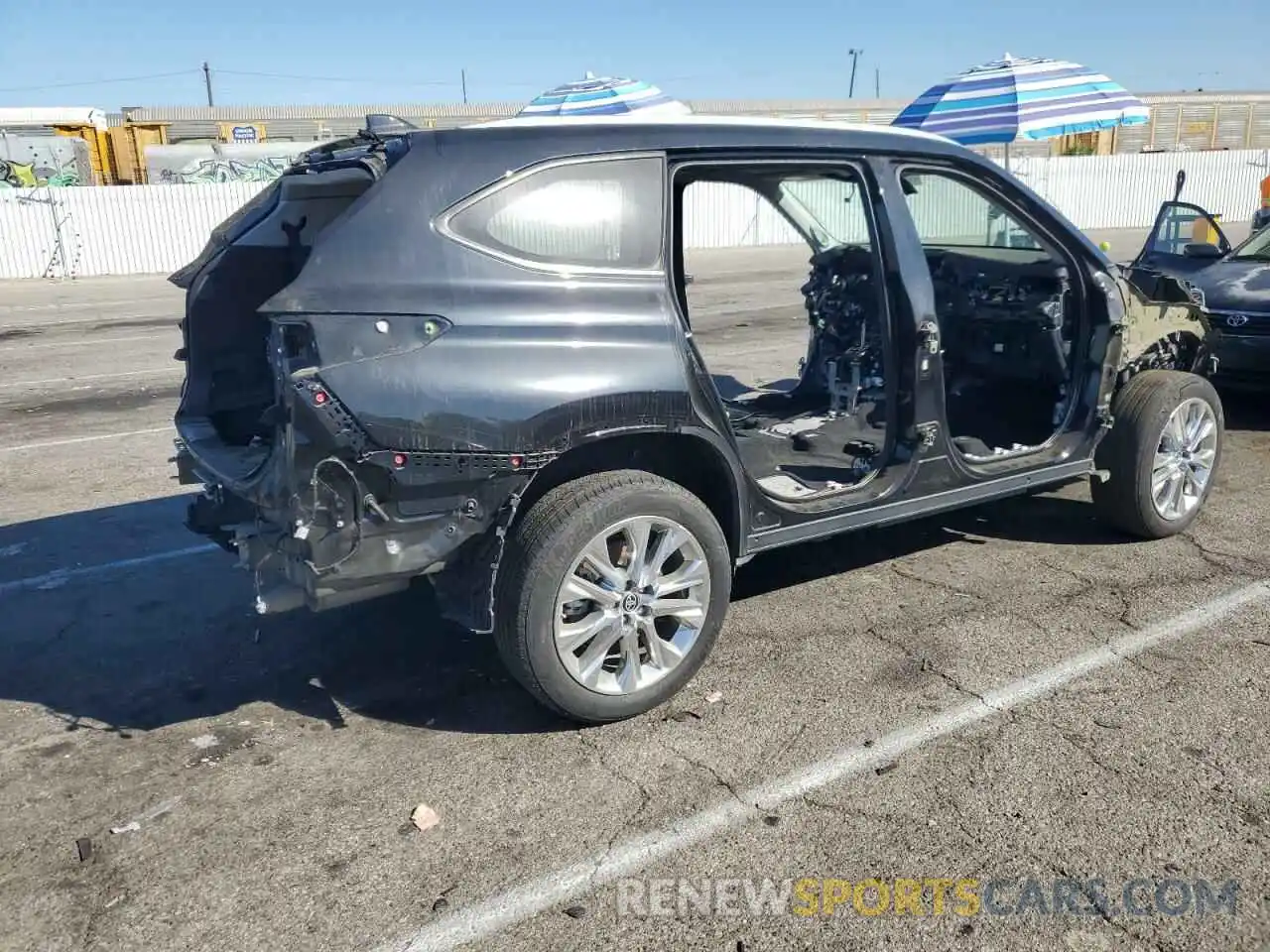 3 Photograph of a damaged car 5TDKDRAH6PS005930 TOYOTA HIGHLANDER 2023