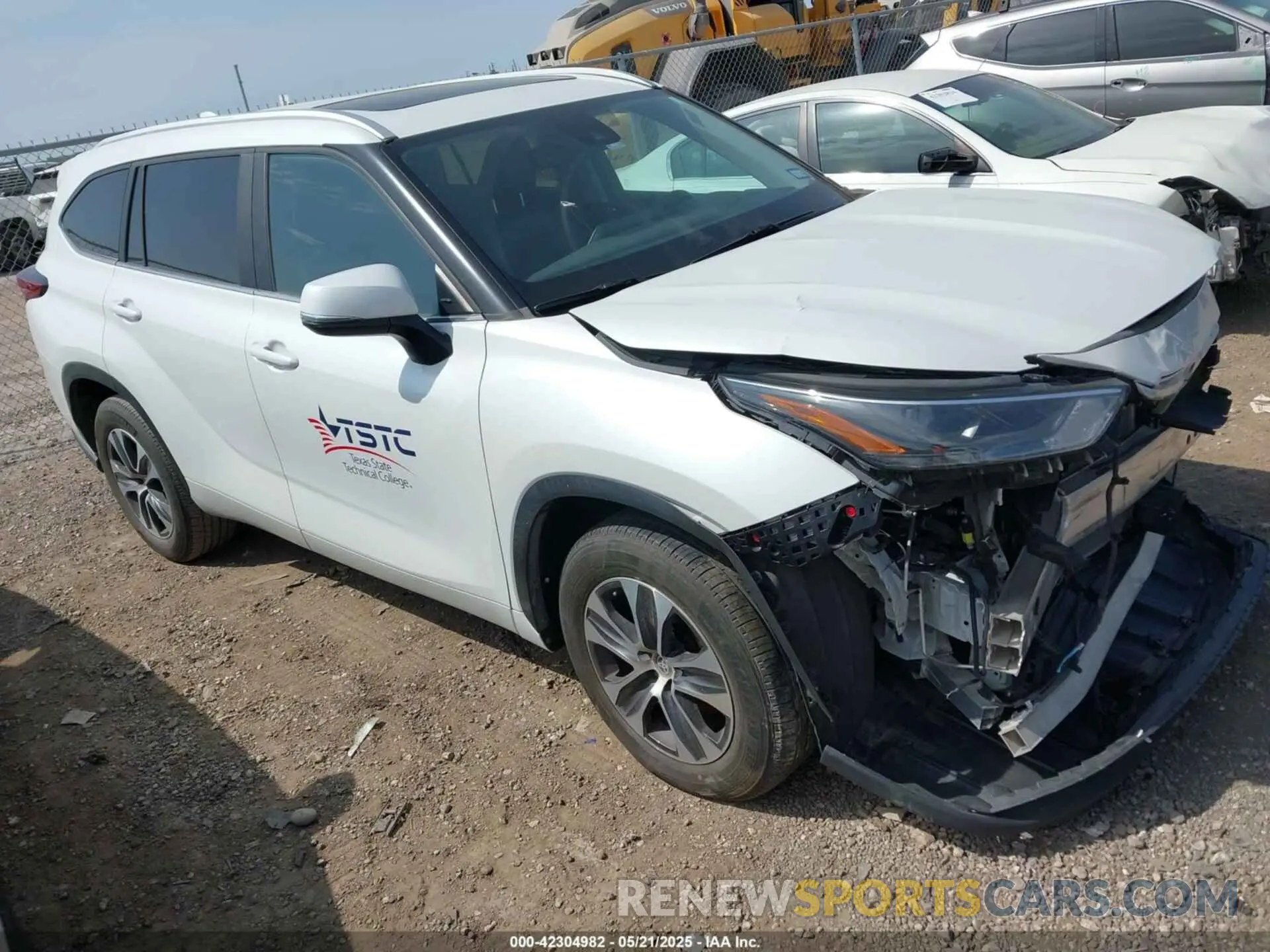 1 Photograph of a damaged car 5TDKDRAH6PS007743 TOYOTA HIGHLANDER 2023