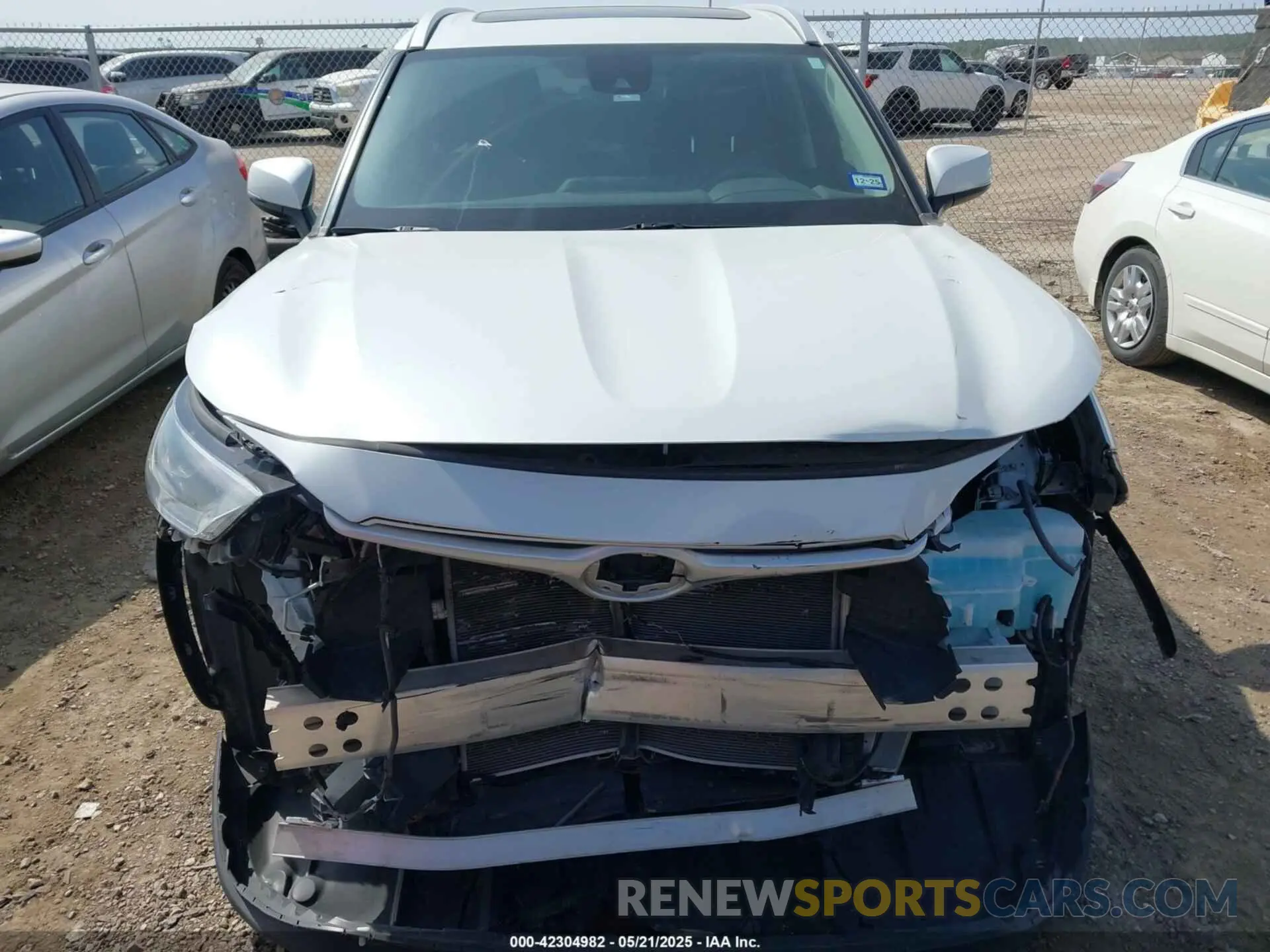 12 Photograph of a damaged car 5TDKDRAH6PS007743 TOYOTA HIGHLANDER 2023
