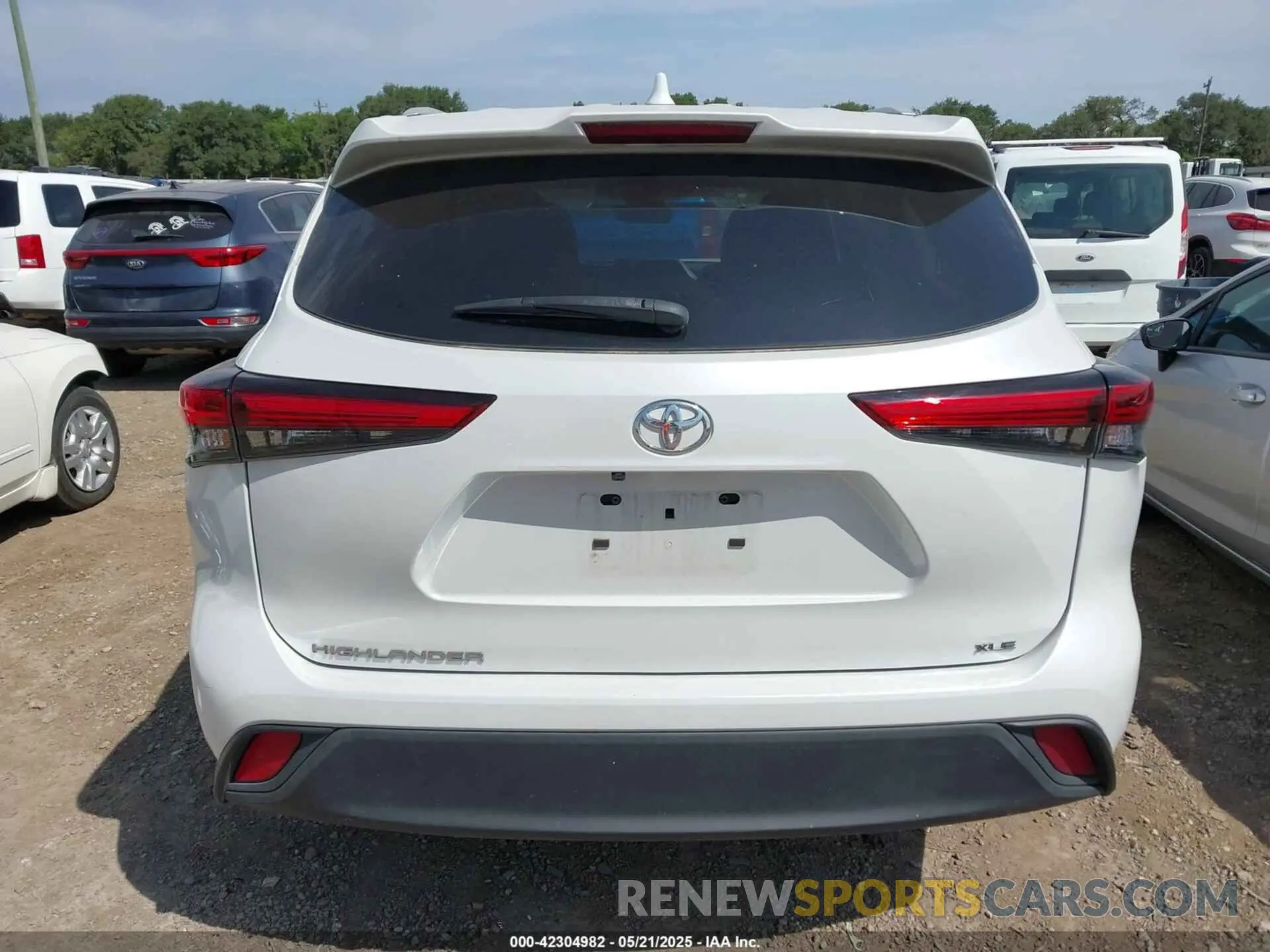 16 Photograph of a damaged car 5TDKDRAH6PS007743 TOYOTA HIGHLANDER 2023