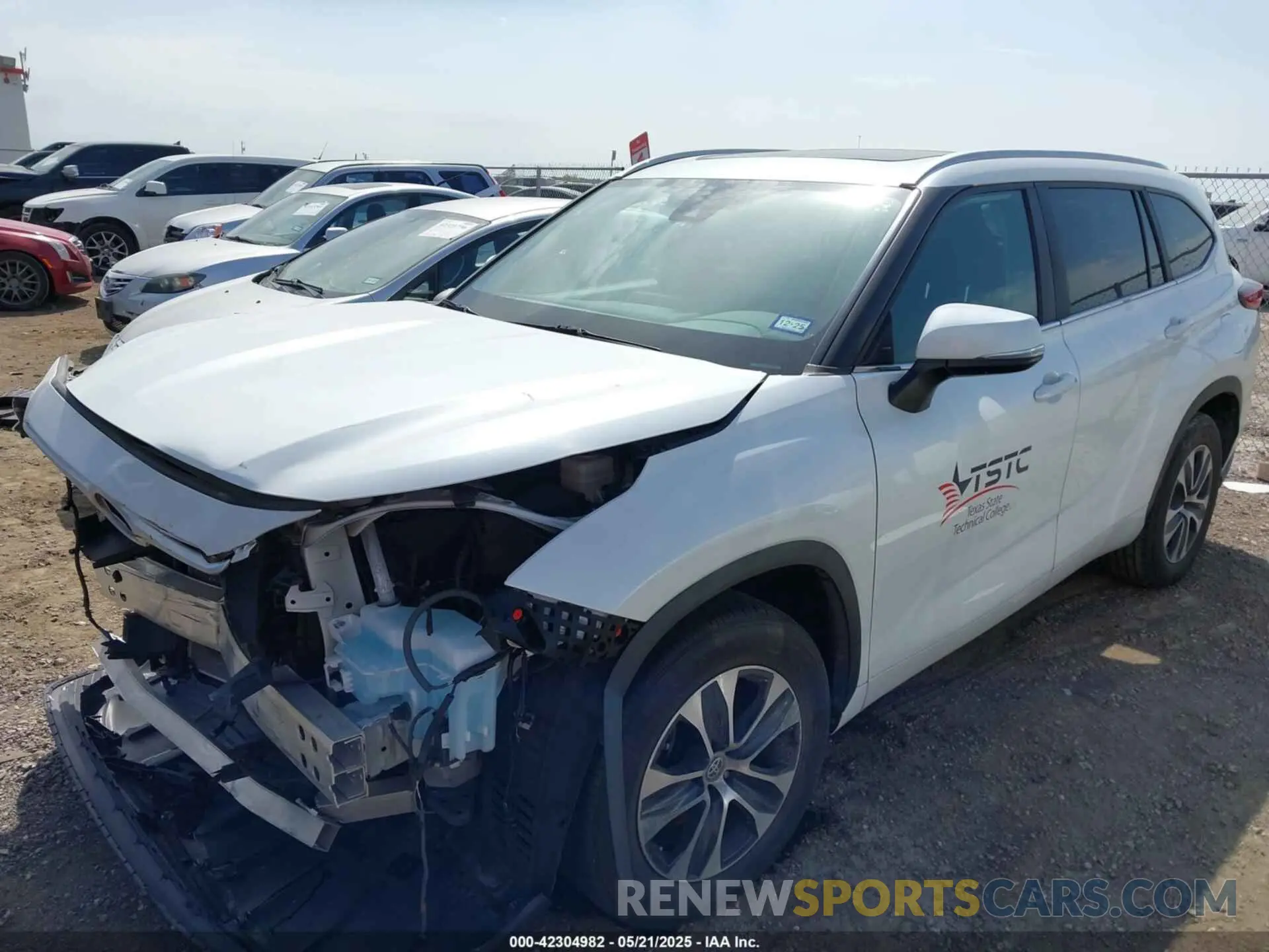 2 Photograph of a damaged car 5TDKDRAH6PS007743 TOYOTA HIGHLANDER 2023