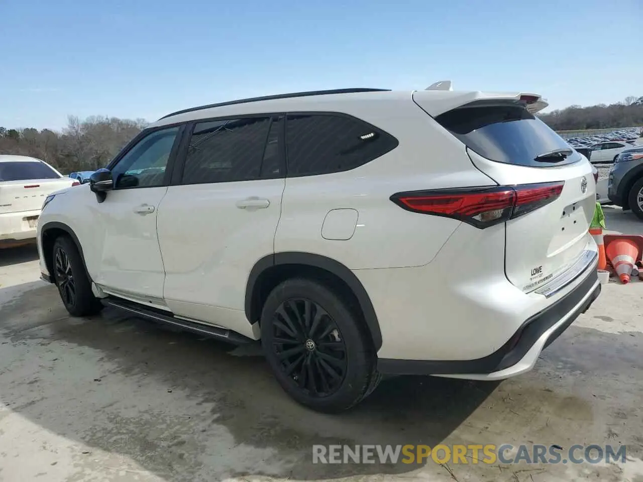 2 Photograph of a damaged car 5TDKDRAH6PS024140 TOYOTA HIGHLANDER 2023