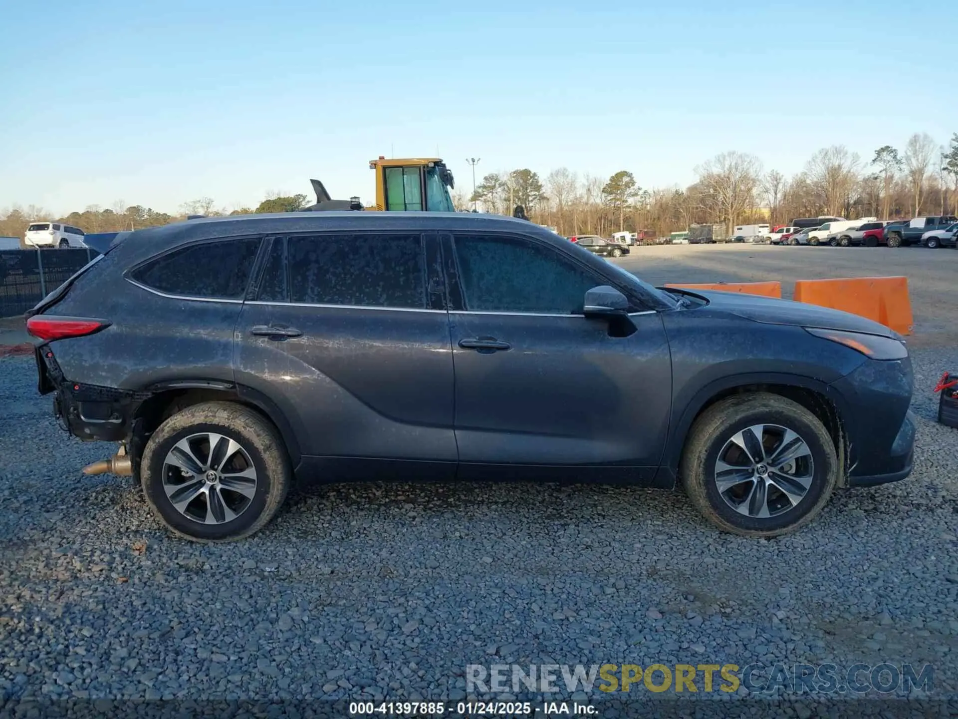 13 Photograph of a damaged car 5TDKDRAH6PS031105 TOYOTA HIGHLANDER 2023