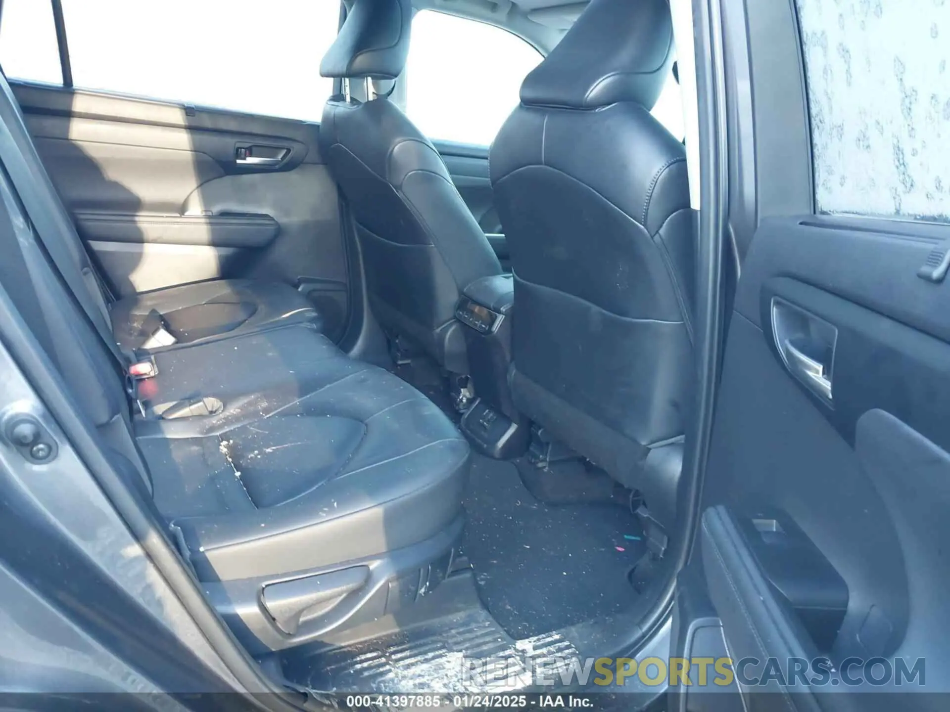 8 Photograph of a damaged car 5TDKDRAH6PS031105 TOYOTA HIGHLANDER 2023