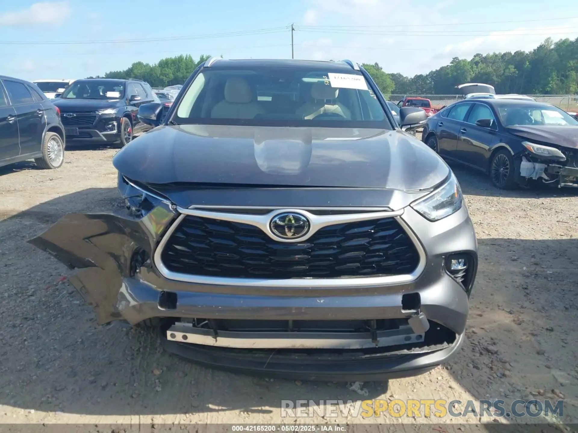 12 Photograph of a damaged car 5TDKDRAH6PS039527 TOYOTA HIGHLANDER 2023