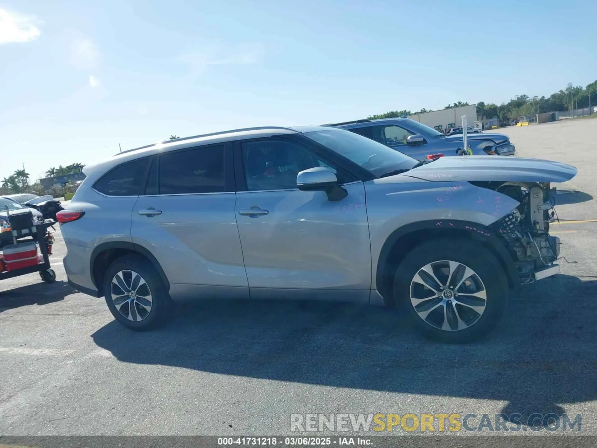 14 Photograph of a damaged car 5TDKDRAH6PS045957 TOYOTA HIGHLANDER 2023