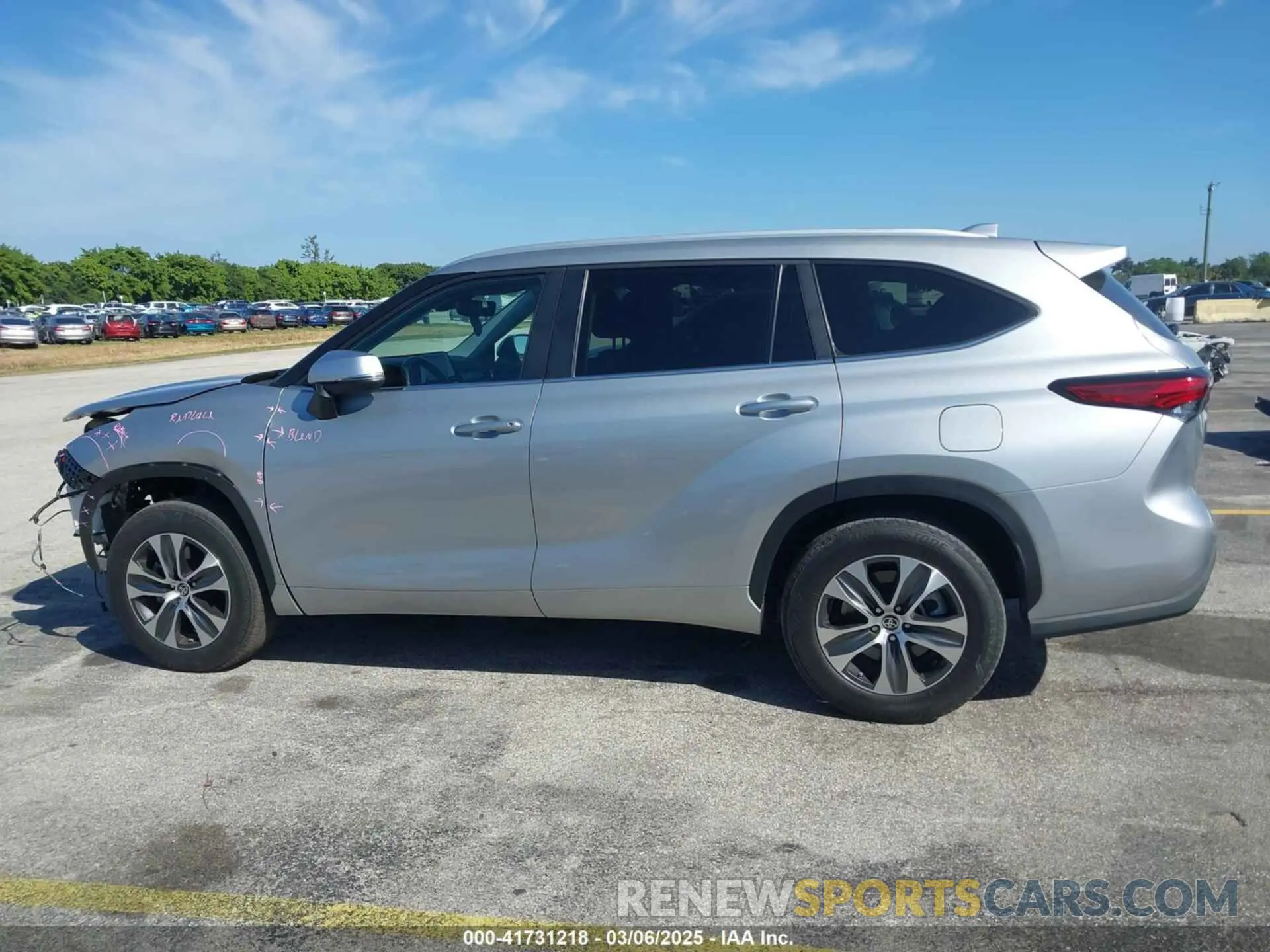 15 Photograph of a damaged car 5TDKDRAH6PS045957 TOYOTA HIGHLANDER 2023