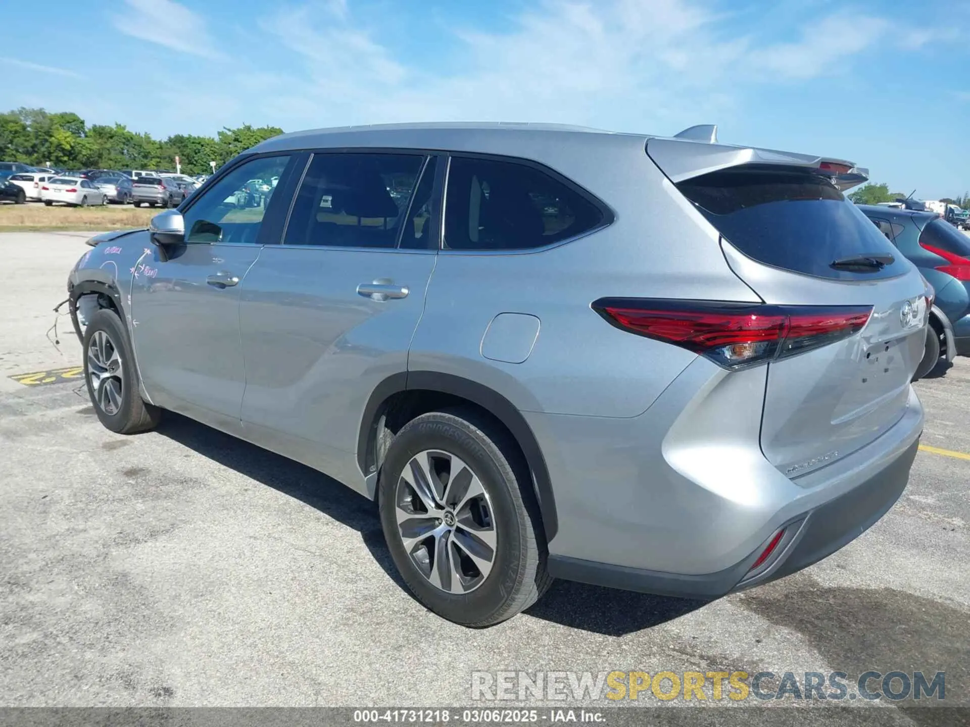 3 Photograph of a damaged car 5TDKDRAH6PS045957 TOYOTA HIGHLANDER 2023