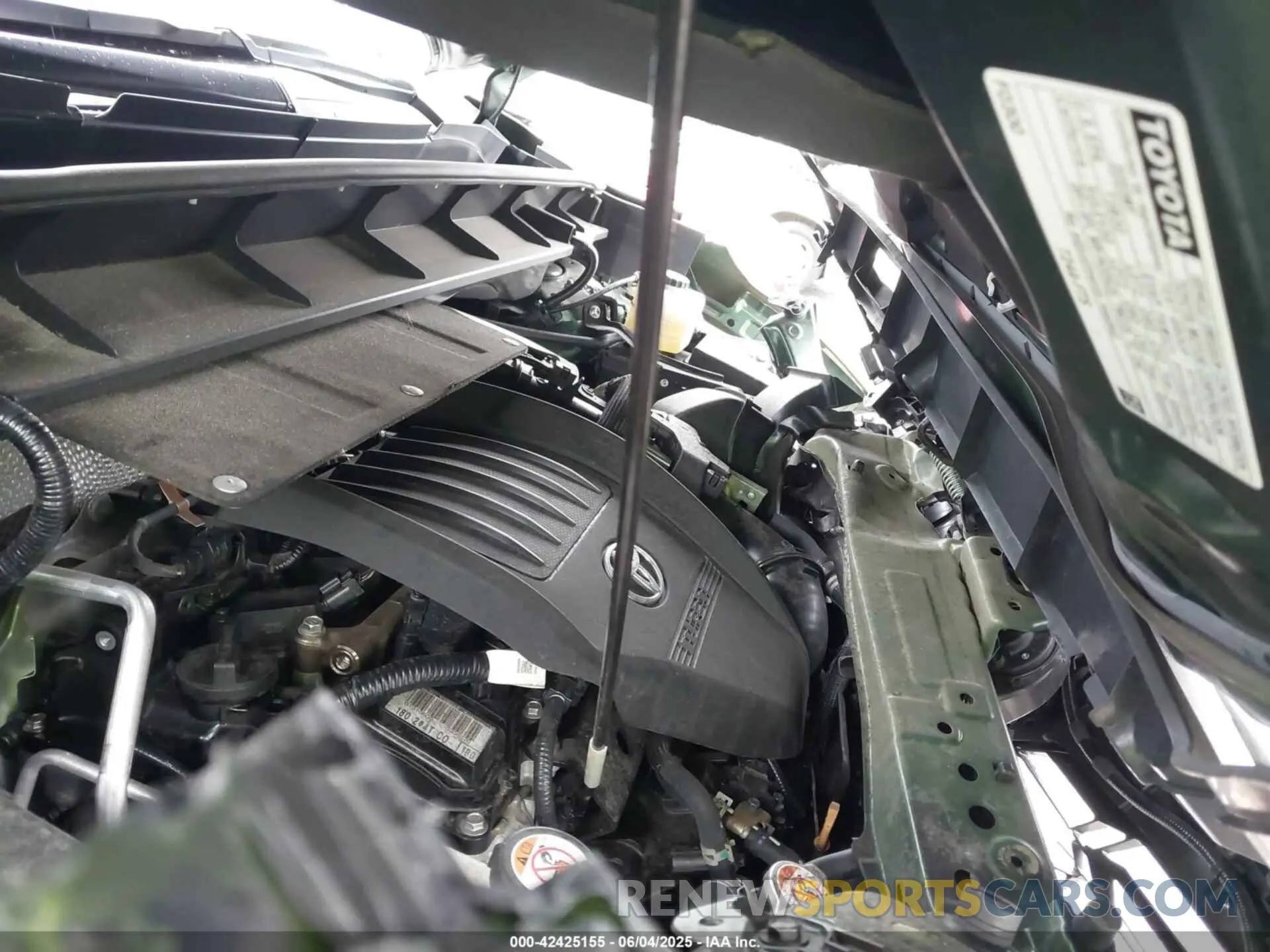 10 Photograph of a damaged car 5TDKDRAH6PS505411 TOYOTA HIGHLANDER 2023