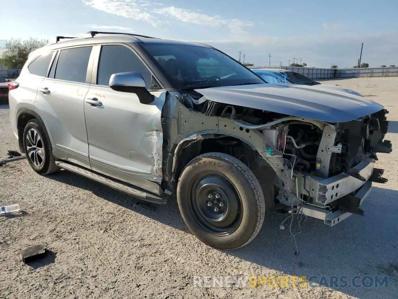 4 Photograph of a damaged car 5TDKDRAH6PS518689 TOYOTA HIGHLANDER 2023