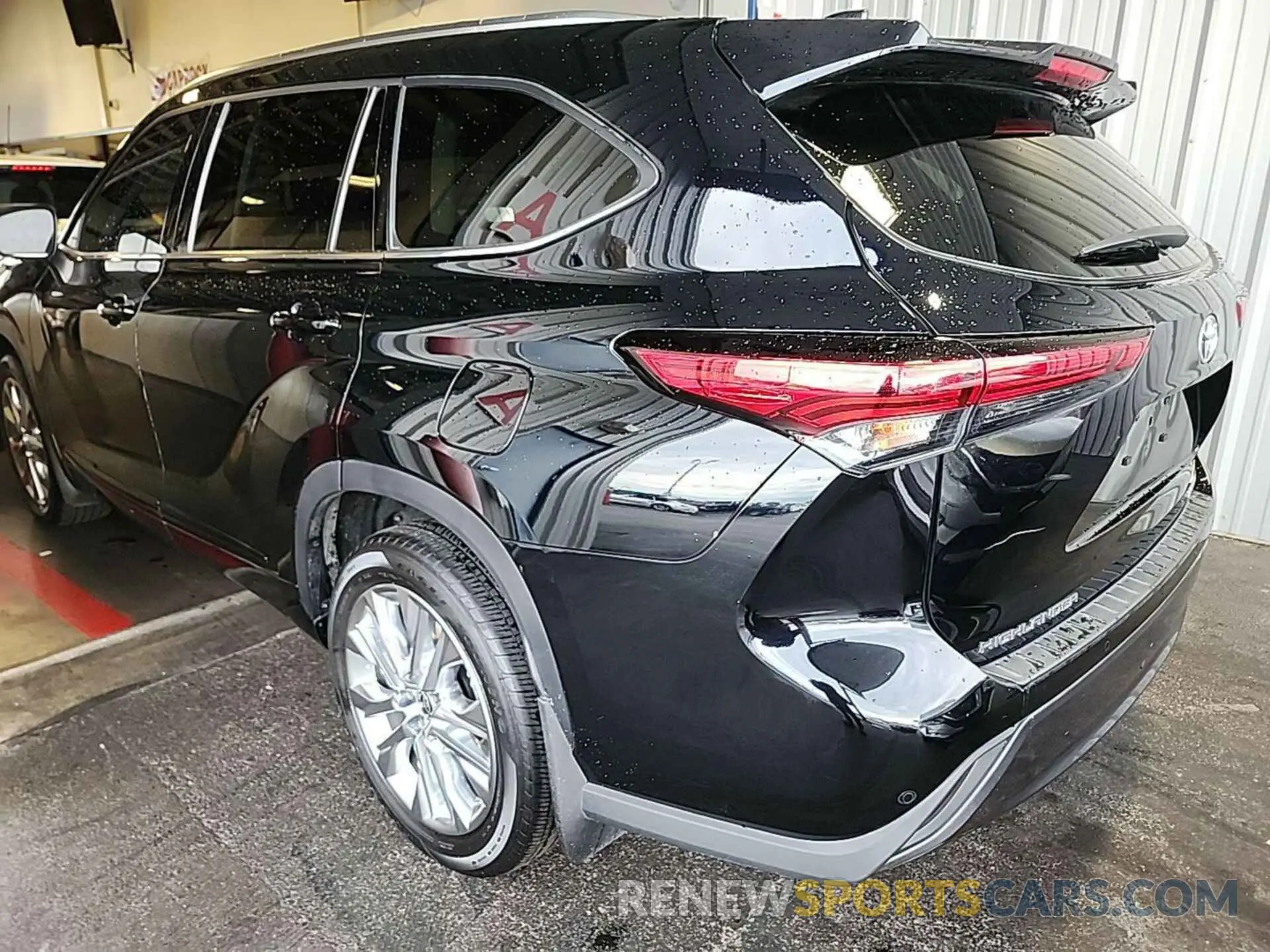5 Photograph of a damaged car 5TDKDRAH7PS002437 TOYOTA HIGHLANDER 2023