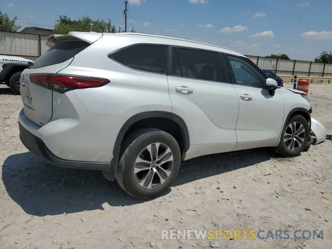3 Photograph of a damaged car 5TDKDRAH7PS012742 TOYOTA HIGHLANDER 2023