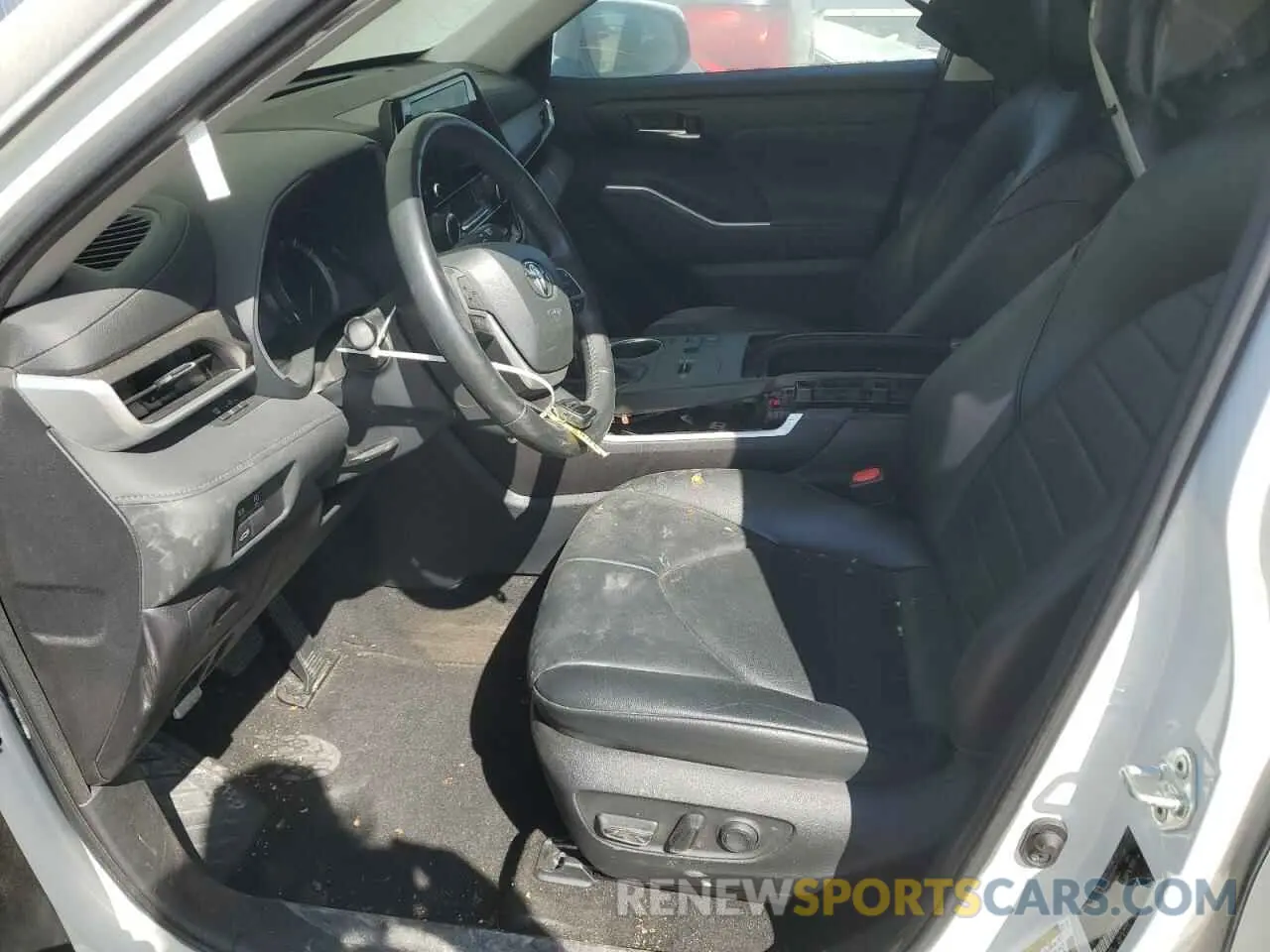 7 Photograph of a damaged car 5TDKDRAH7PS012742 TOYOTA HIGHLANDER 2023
